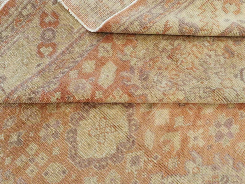 Alfombra cuadrada Oushak turca de principios del siglo XX para habitaciones en venta 1