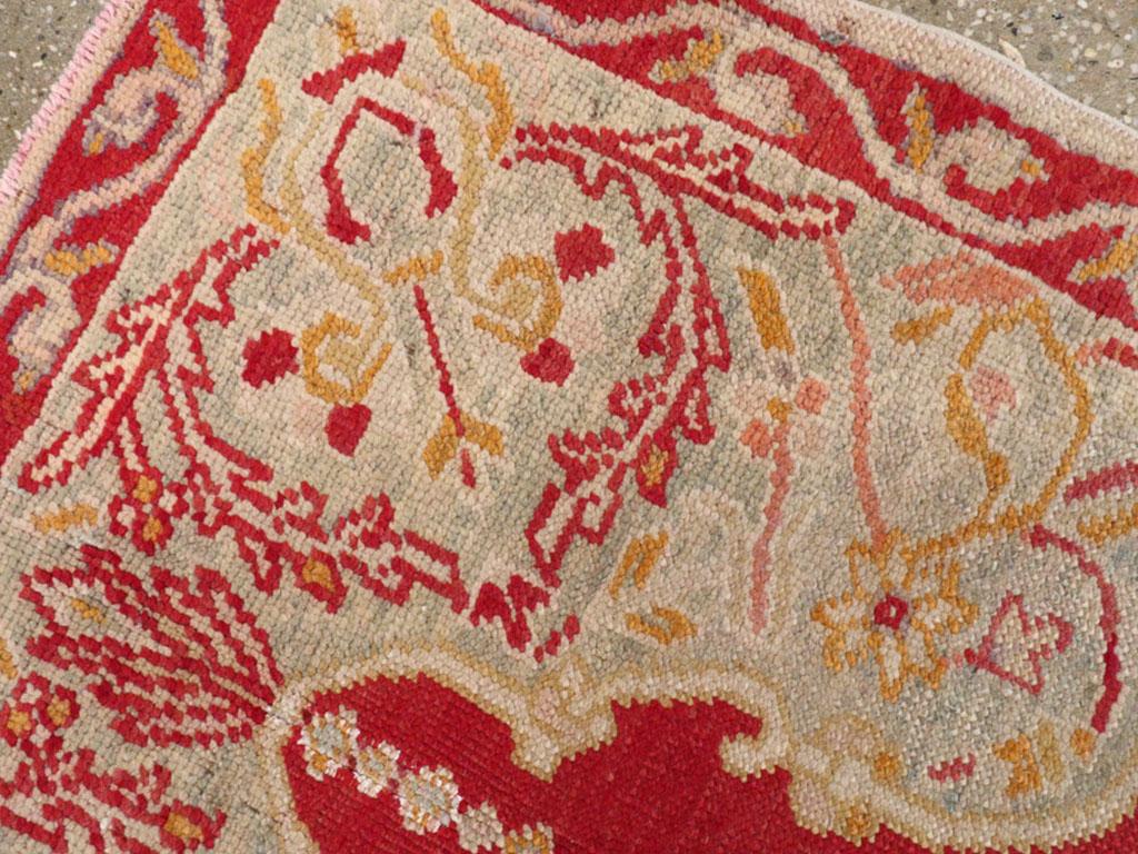 Türkischer Oushak-Würfelteppich, frühes 20. Jahrhundert im Zustand „Hervorragend“ im Angebot in New York, NY
