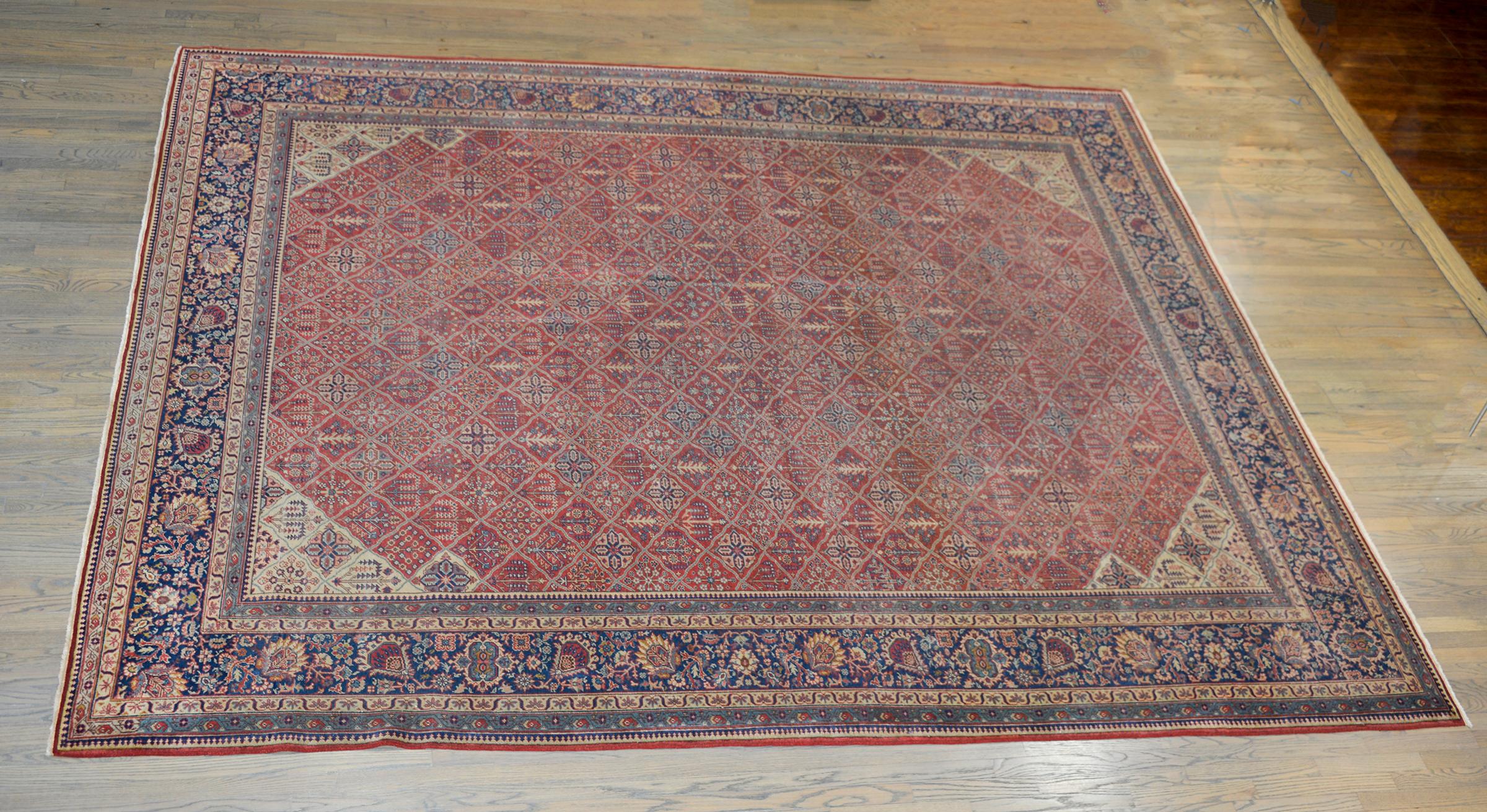 Early 20th Century Turkish Sivas Rug For Sale 8
