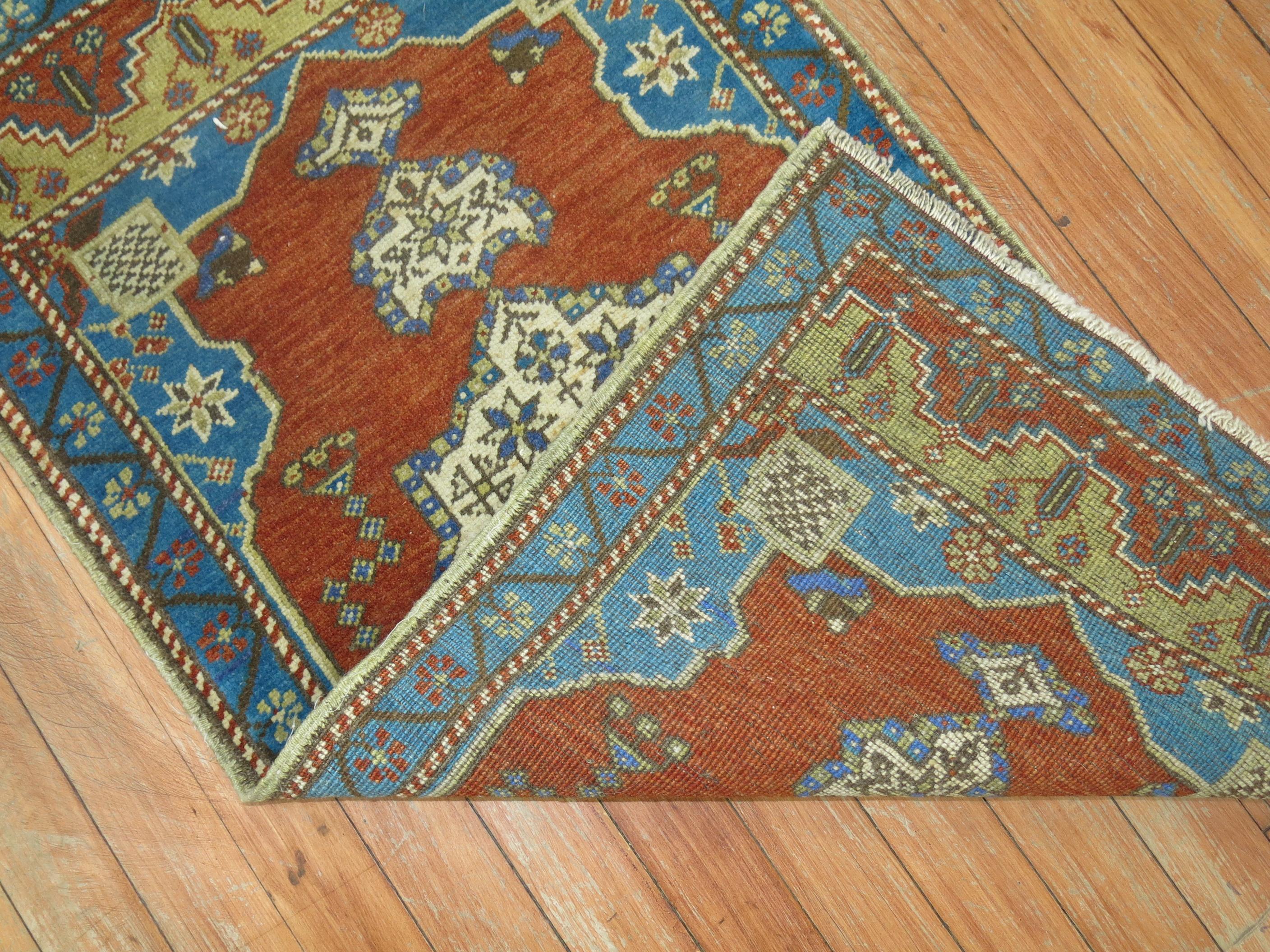 Early 20th Century Turkish Small Rug In Good Condition For Sale In New York, NY