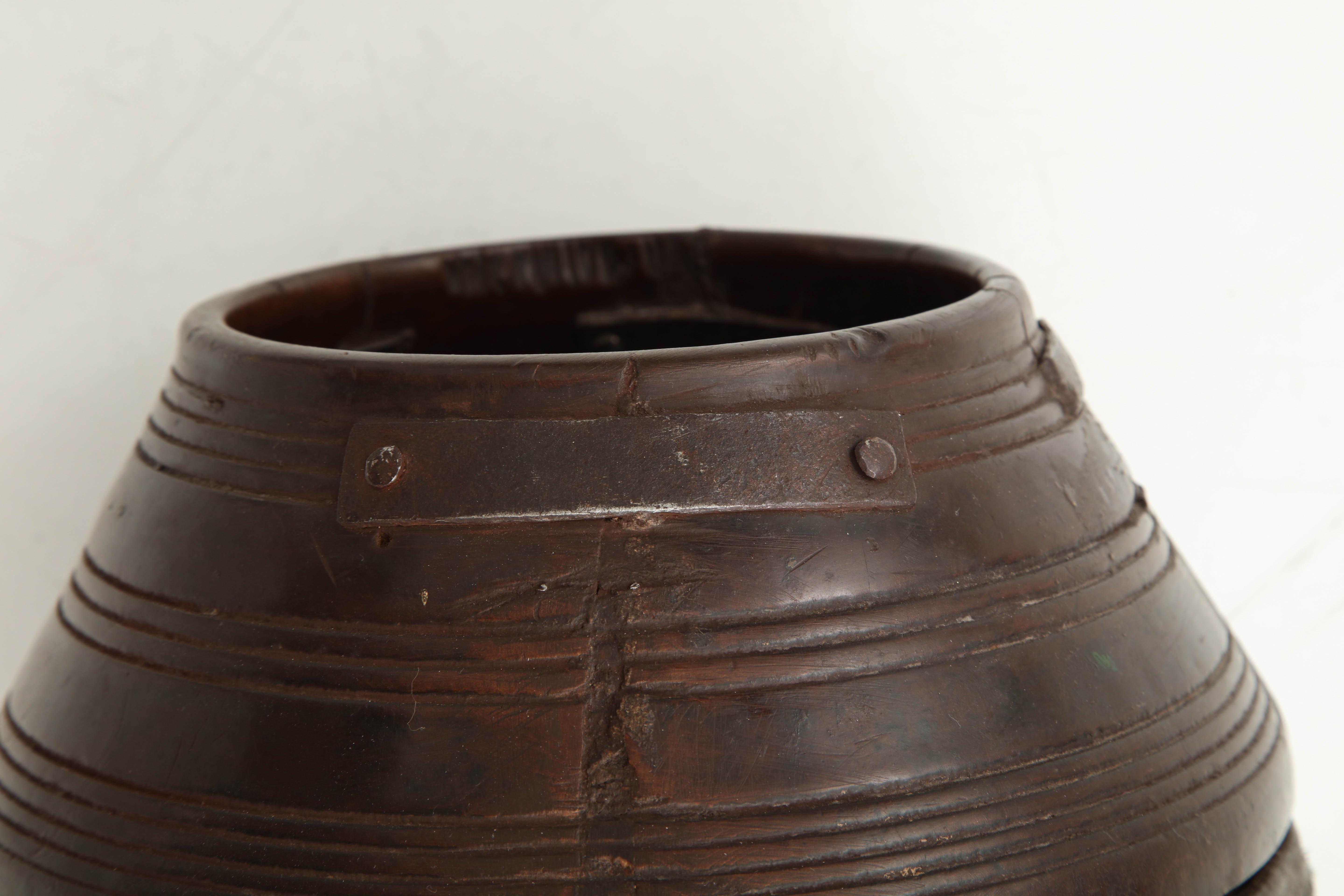 Vase en bois tourné du début du XXe siècle en vente 2