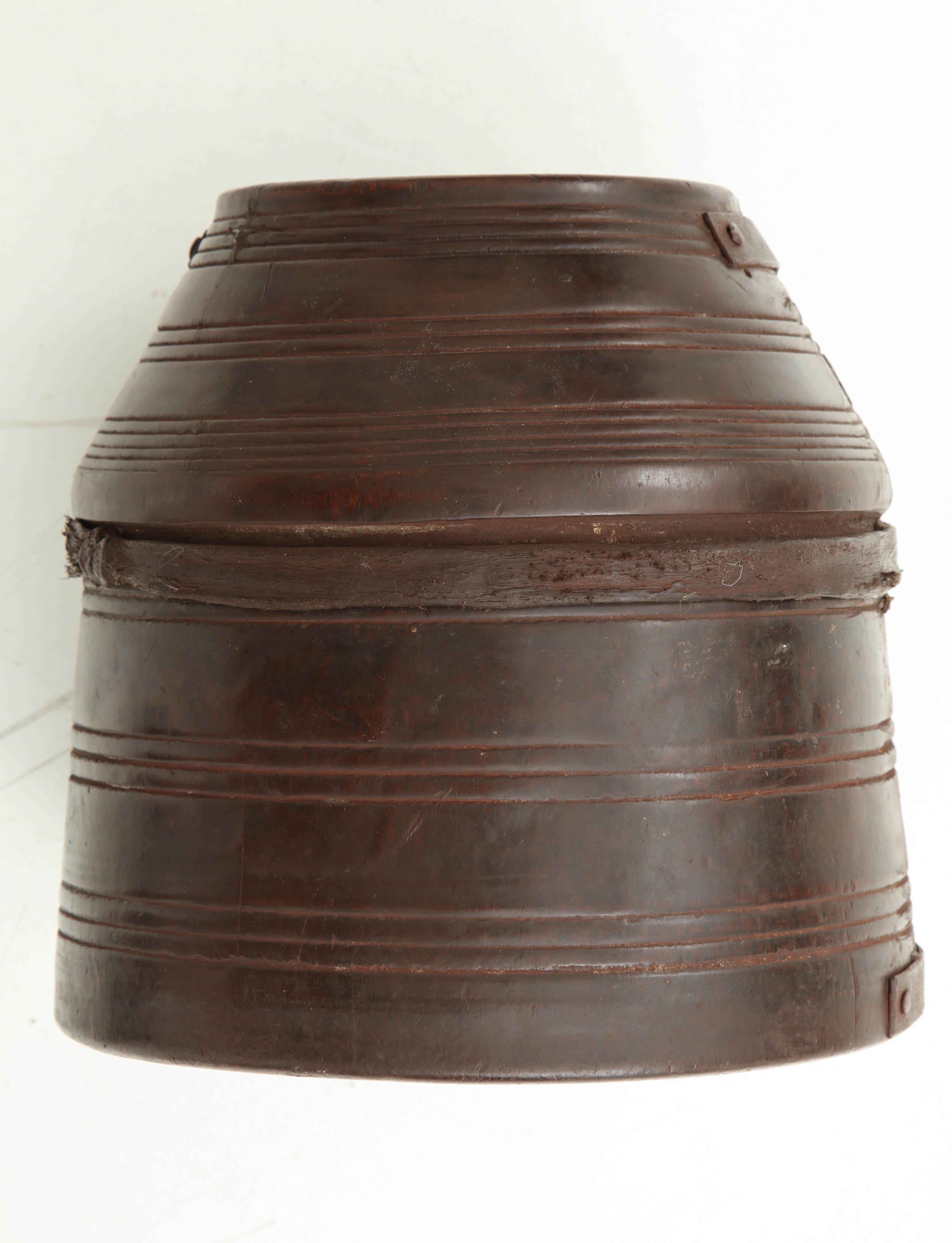 Early 20th Century Turned Wooden Vase For Sale 4