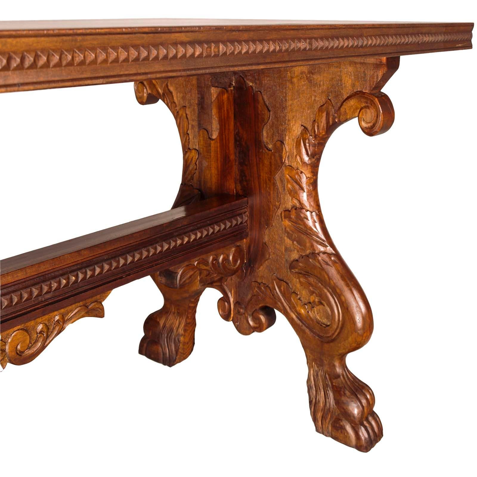 Early 20th Century Tuscany Carved Extendable Walnut Table by Michele Bonciani For Sale 5