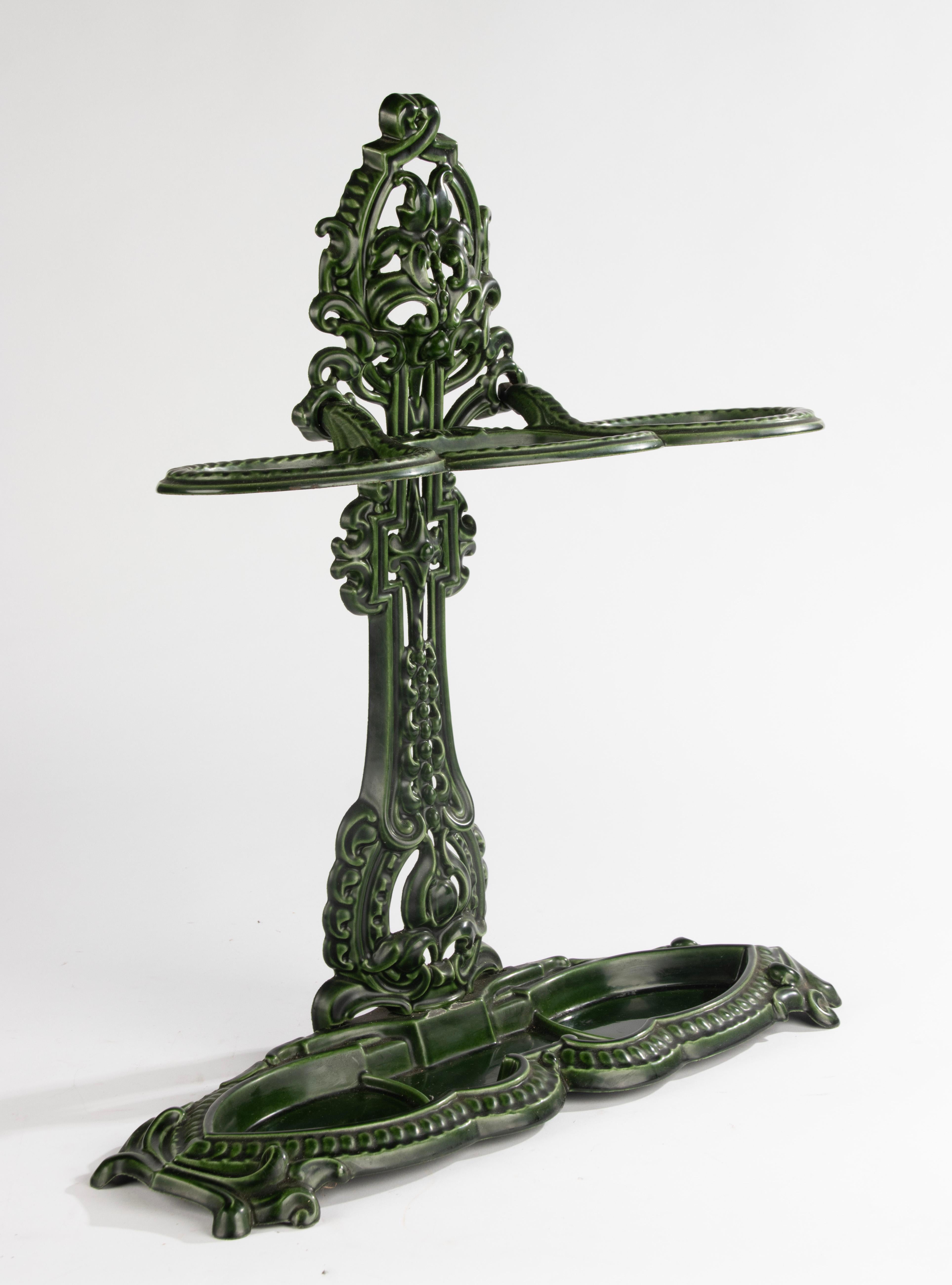 Early 20th Century Umbrella Stand - France - Cast Iron with Green Enamel For Sale 10