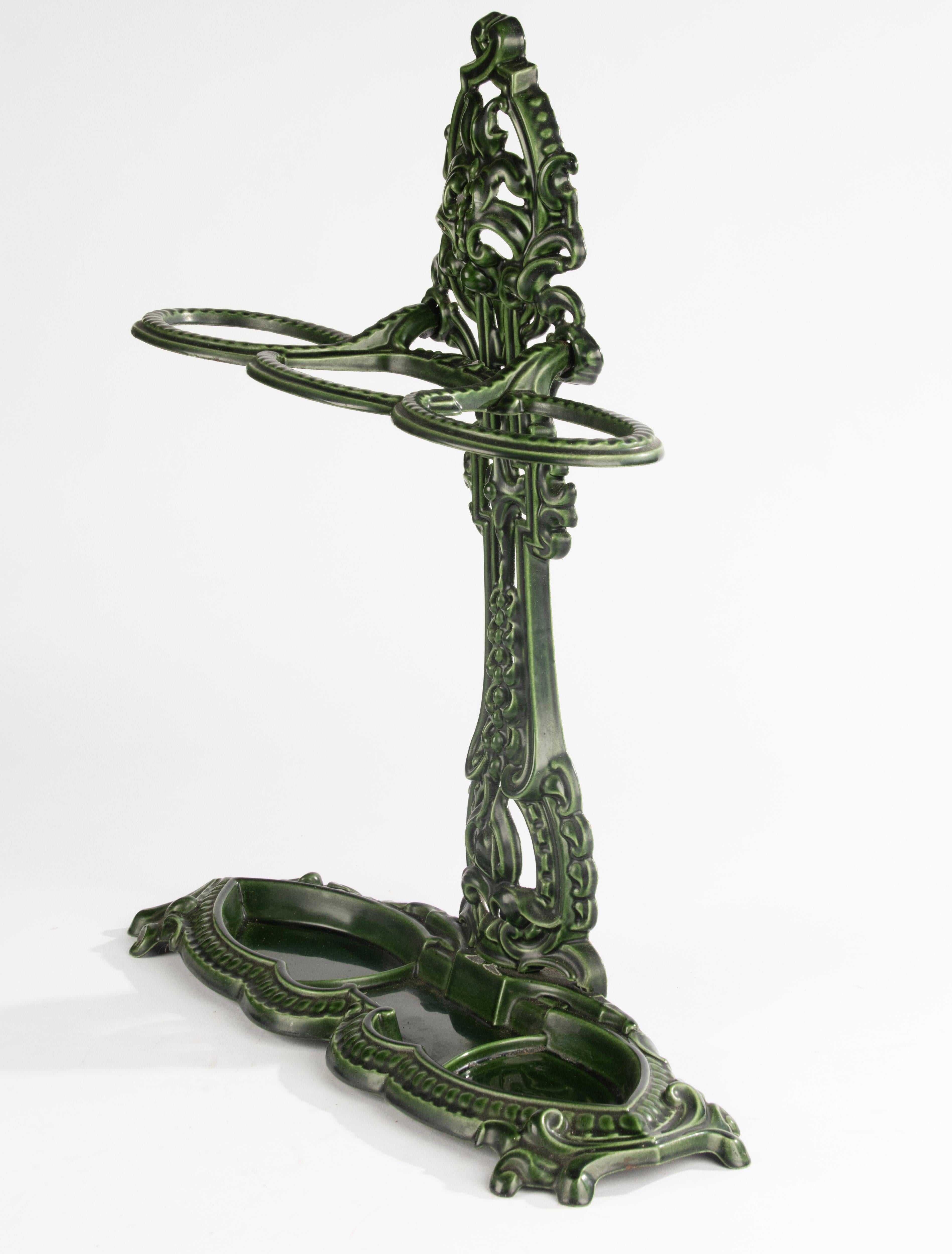 Early 20th Century Umbrella Stand - France - Cast Iron with Green Enamel For Sale 14