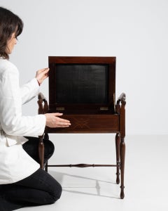 Royaume-Uni, début du XXe siècle : tabouret de piano en acajou massif