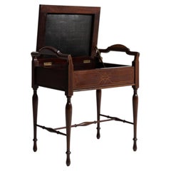 Royaume-Uni, début du XXe siècle : tabouret de piano en acajou massif