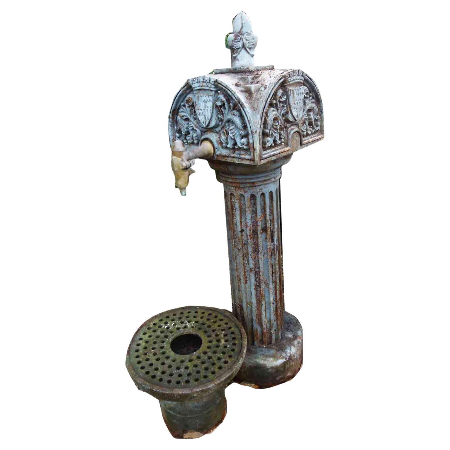 Early 20th Century Urban Cast Iron Fountain with a Low-Lying Sink For Sale