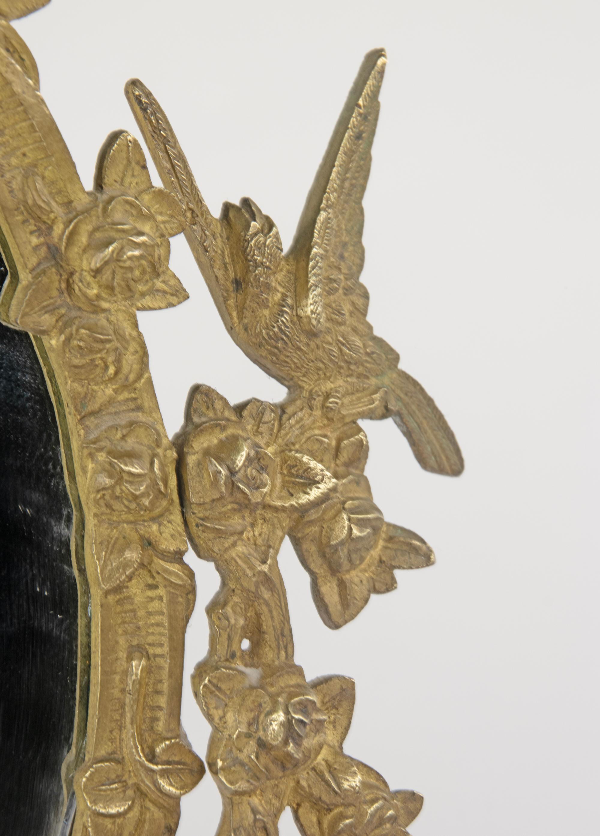 Miroir de courtoisie du début du XXe siècle - France - Bronze - Motif d'oiseaux et de fleurs en vente 8