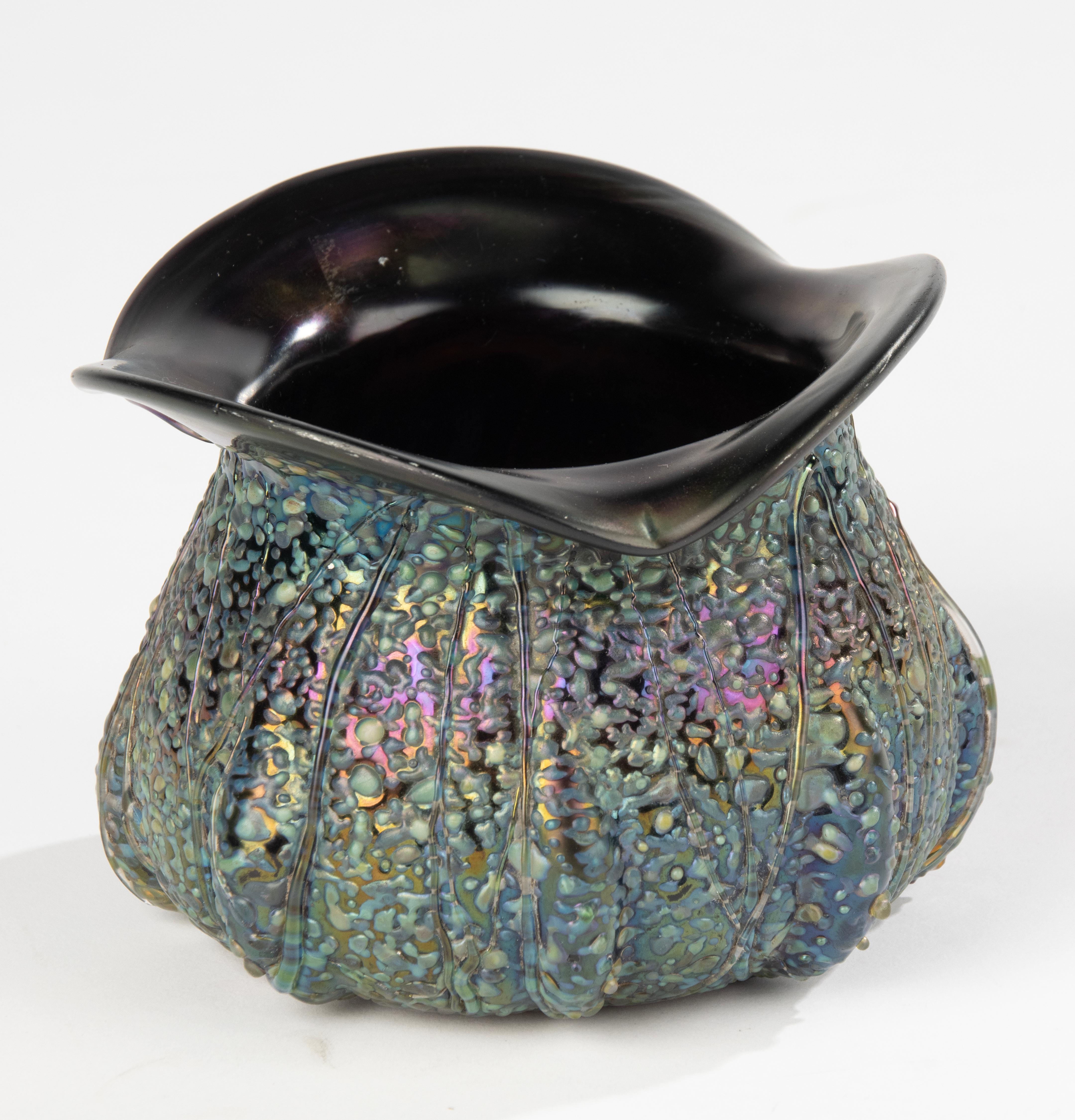 Early 20th Century Vase - Loetz - Iridescent Art Glass - Papillon Texture In Good Condition For Sale In Casteren, Noord-Brabant