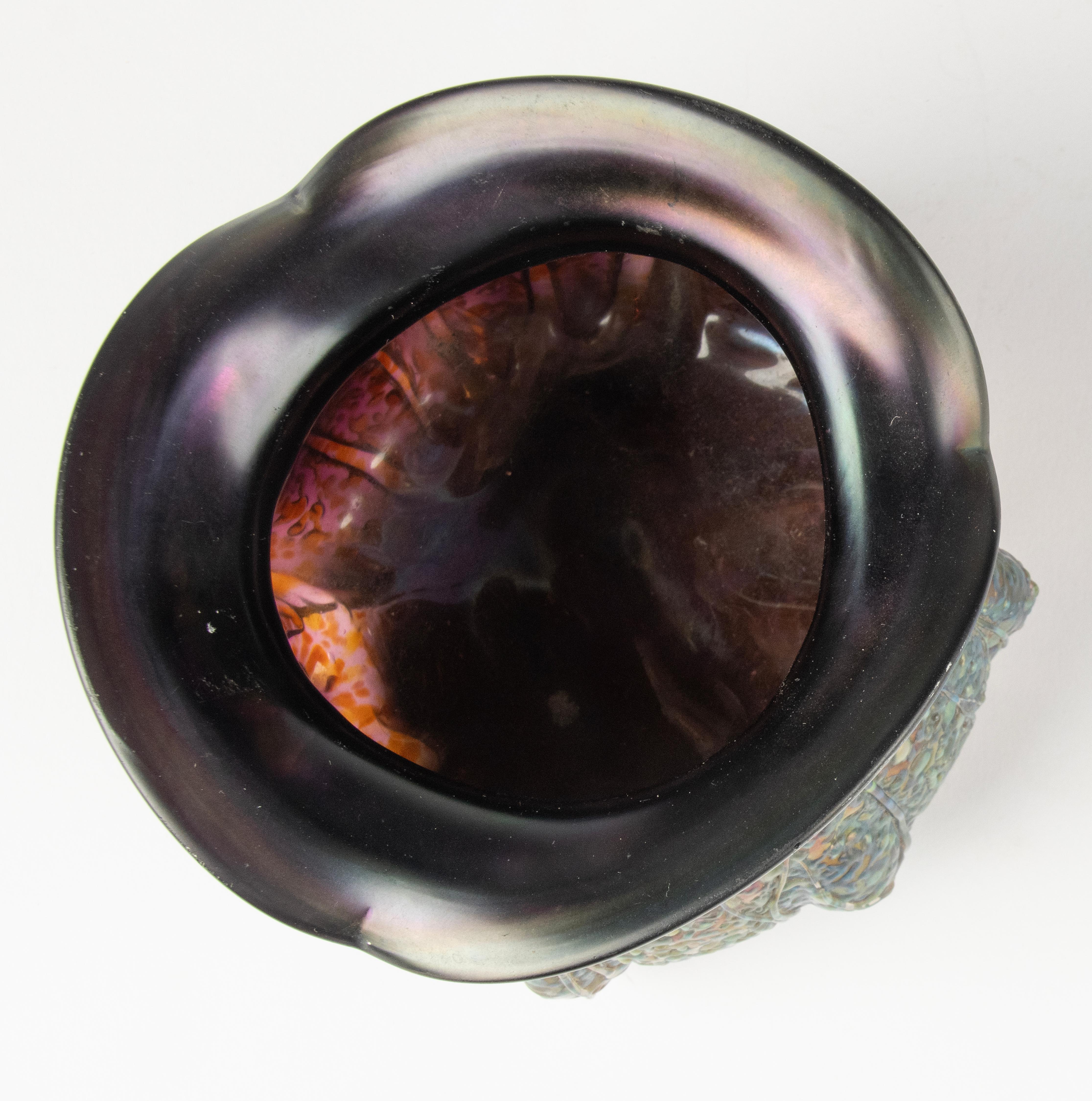 Early 20th Century Vase - Loetz - Iridescent Art Glass - Papillon Texture For Sale 3