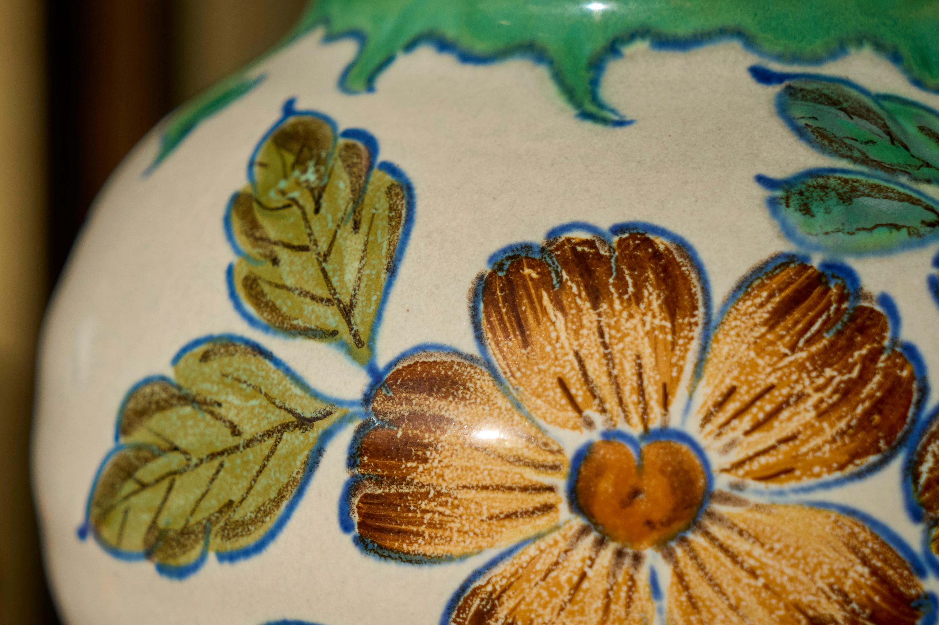 Vaso dei primi del Novecento con decorazione floreale Gouda Olanda in vendita 1