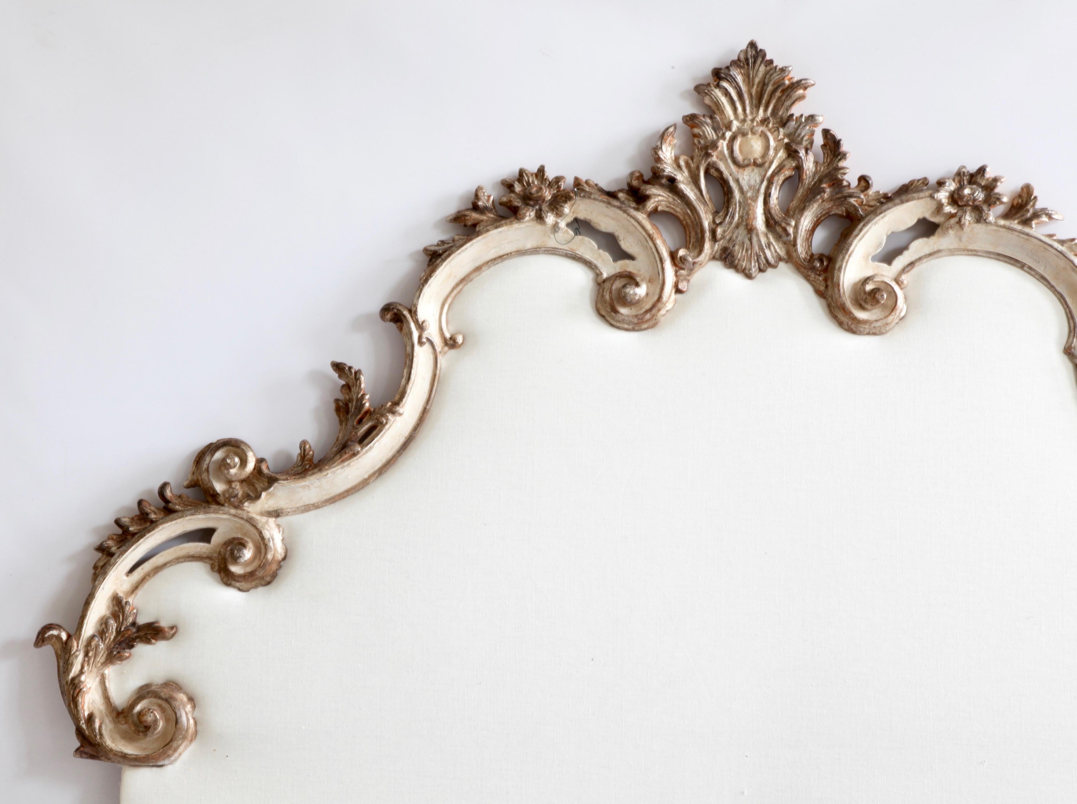 Hand-Carved Early 20th Century Venetian Headboard in Antique White with Silver Highlights