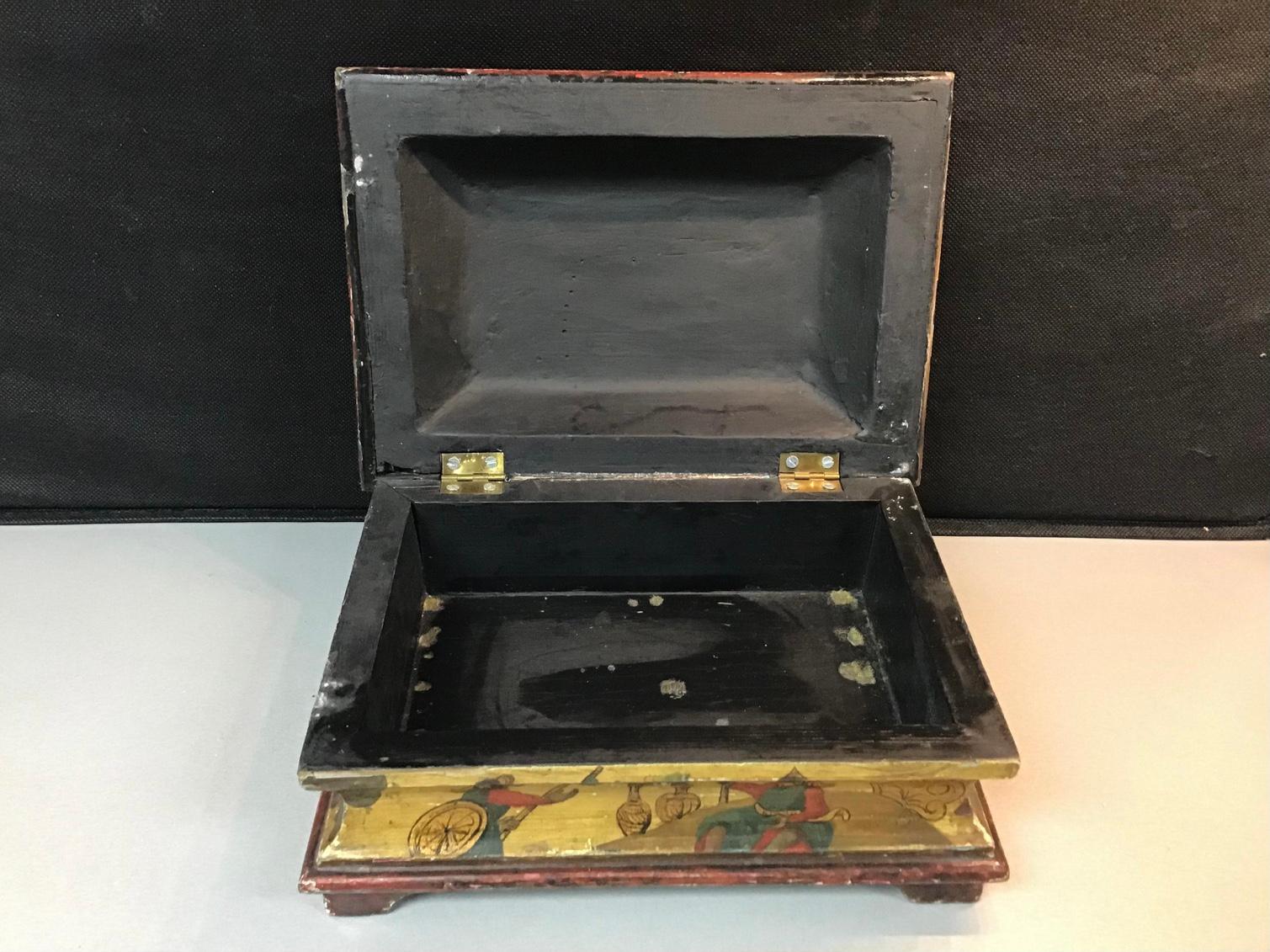 Early 20th Century Venetian Painted Valuables Box In Good Condition For Sale In Bradenton, FL