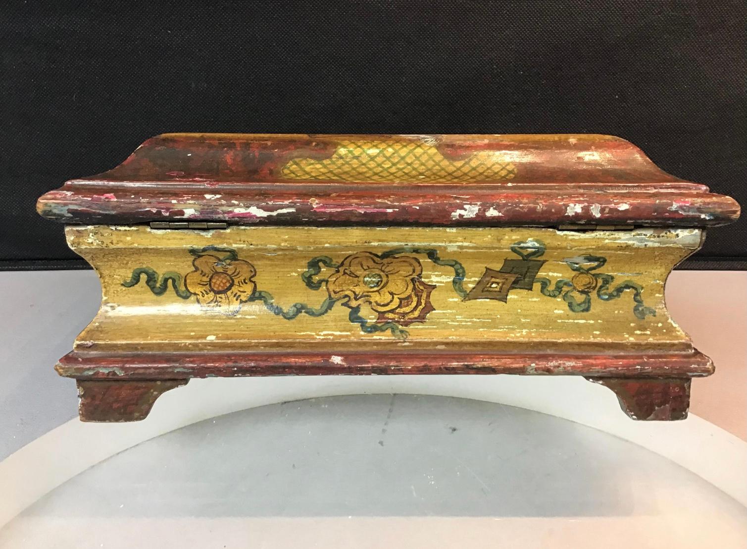 Early 20th Century Venetian Painted Valuables Box For Sale 1