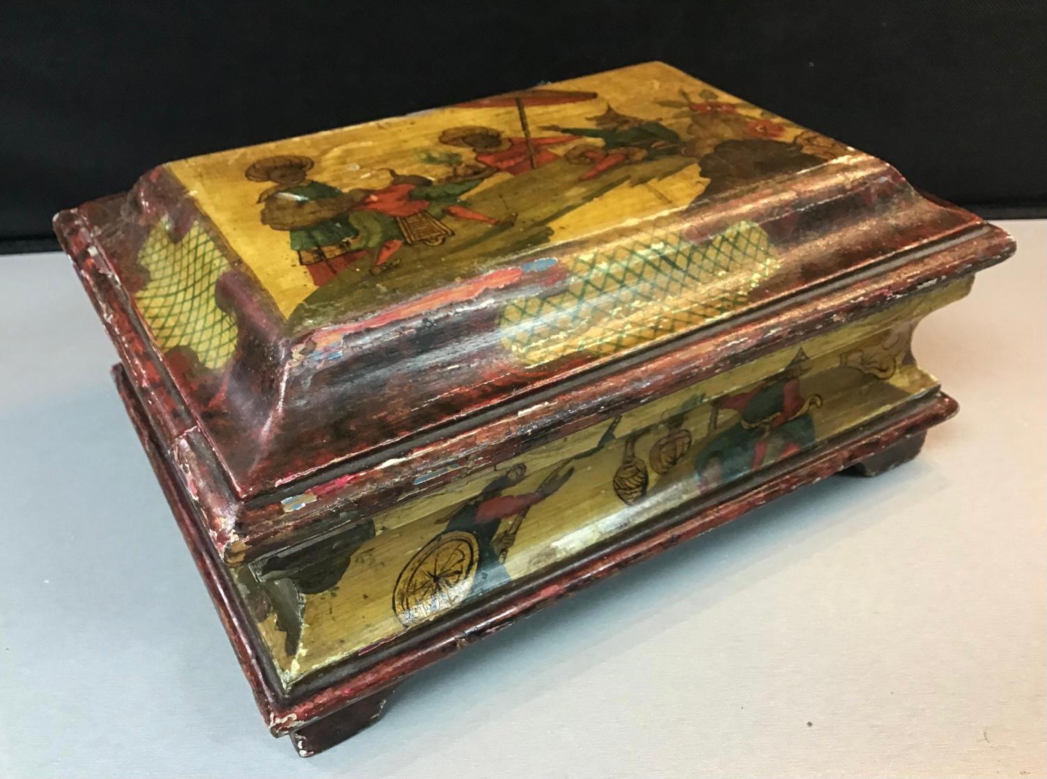 Early 20th Century Venetian Painted Valuables Box For Sale 3
