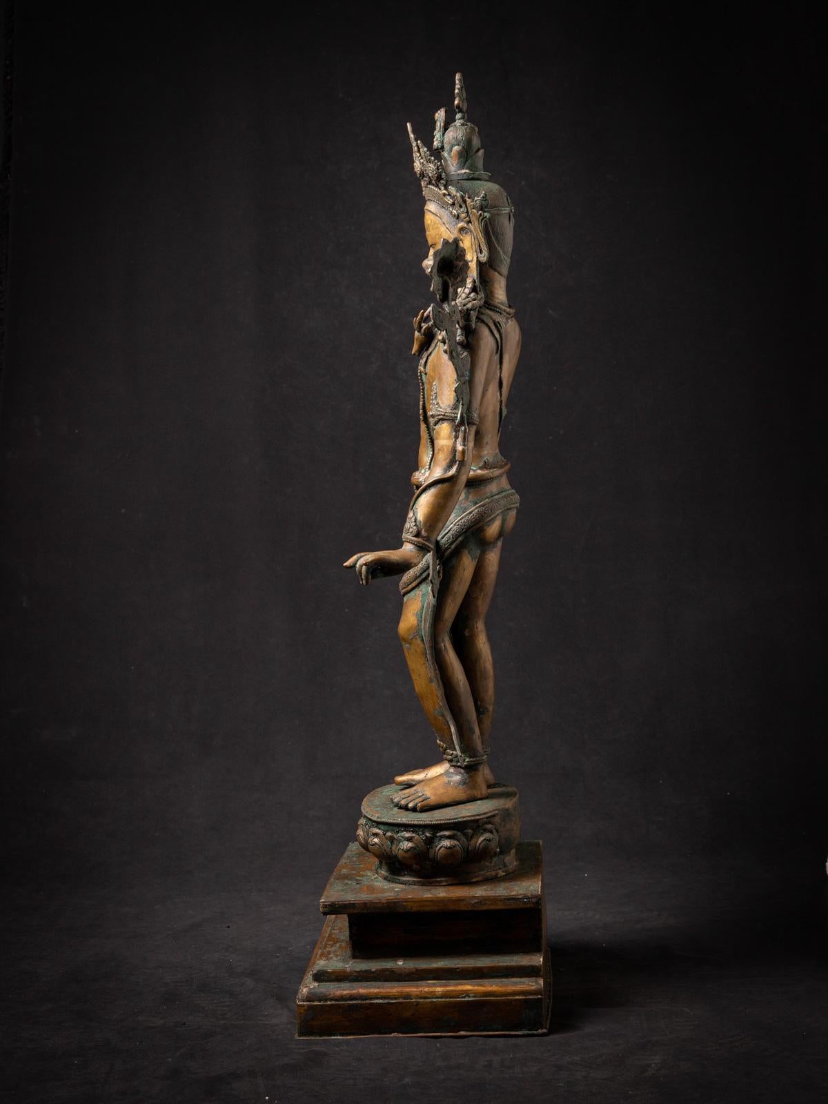 Early 20th Century Very High Quality Old Bronze Nepali Lokeshwor Statue For Sale 14