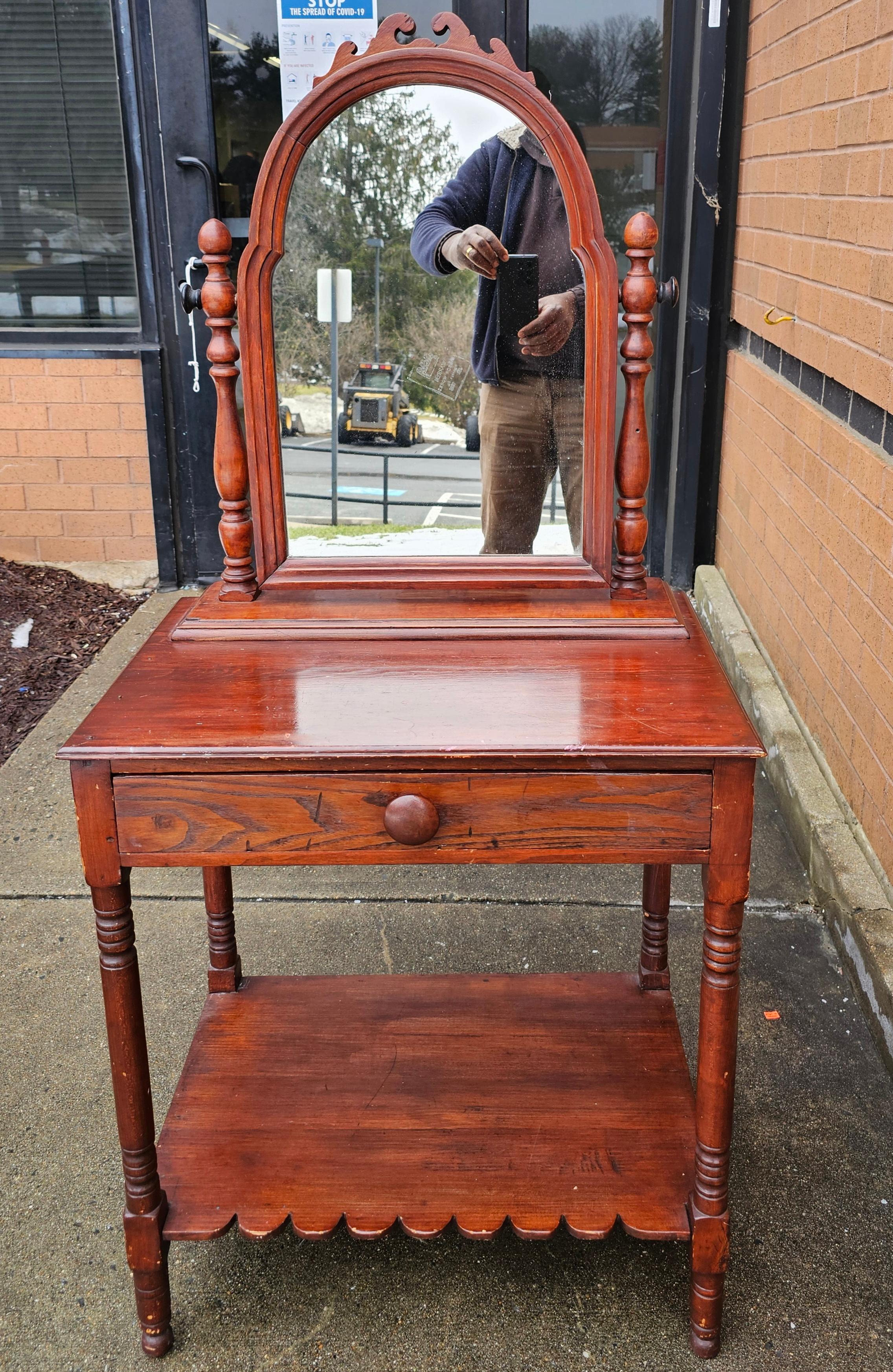 American Early 20th Century Victorian Mahogany Mirrored Washstand  For Sale