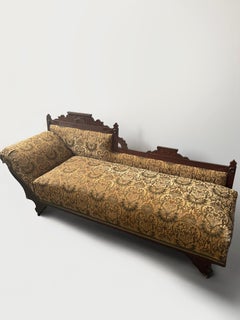 Early 20th Century Victorian Pull Out Sleeper Fainting Chaise