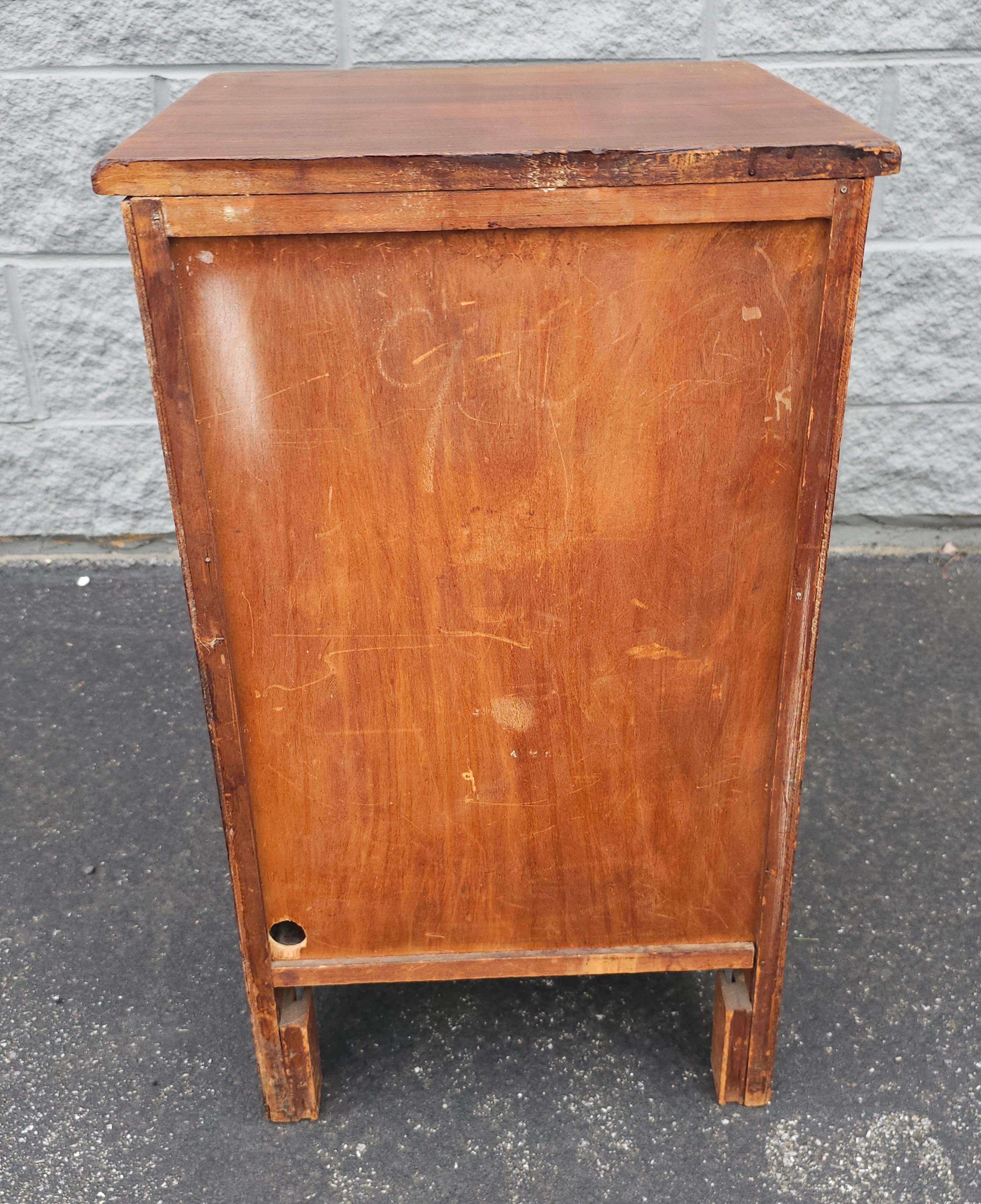 Early 20th Century Victorian Single Drawer Mahogany BedSide Table For Sale 4