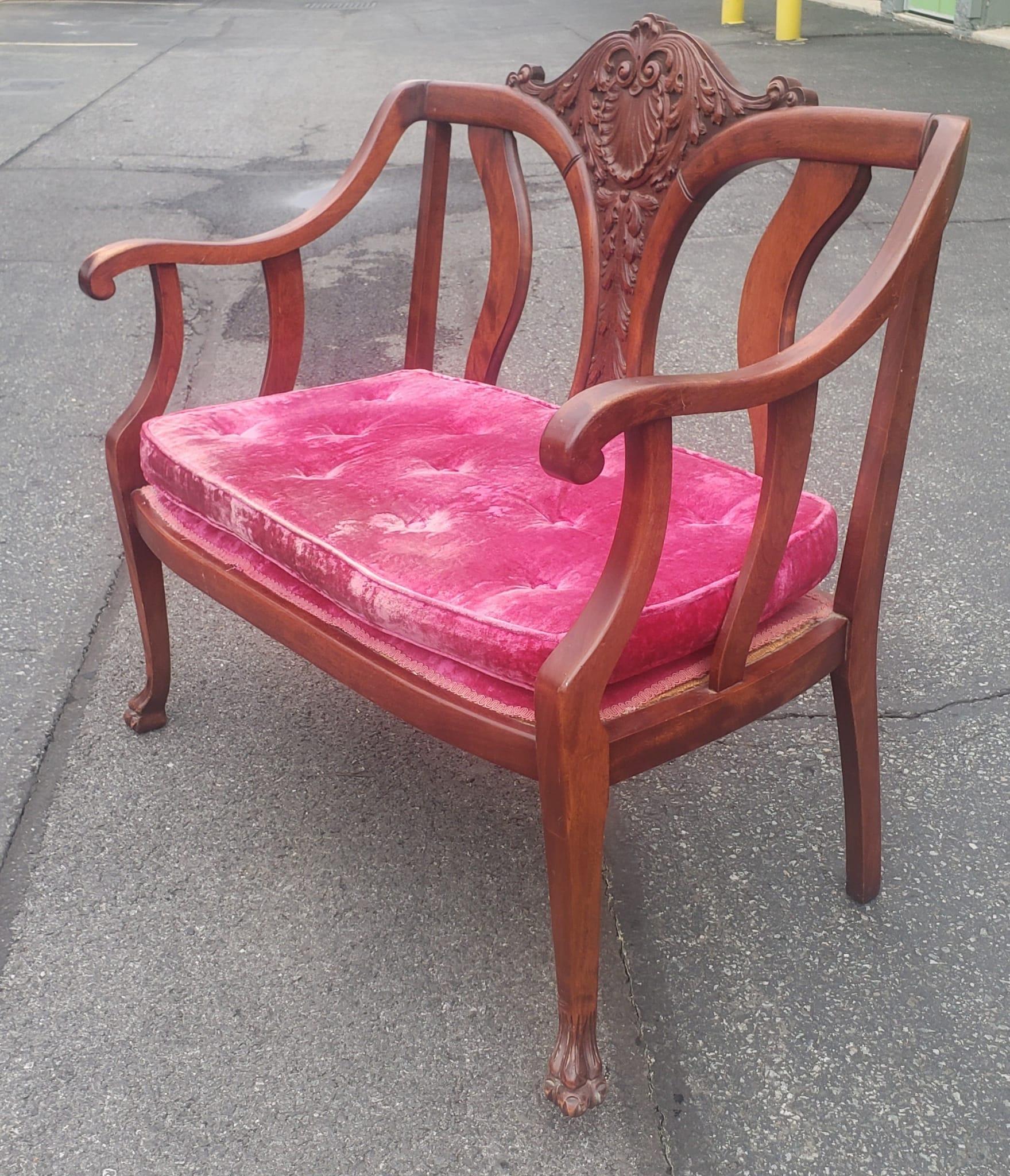 Early 20th Century Victorian Style Carved Mahogany and Upholstered Settee For Sale 6