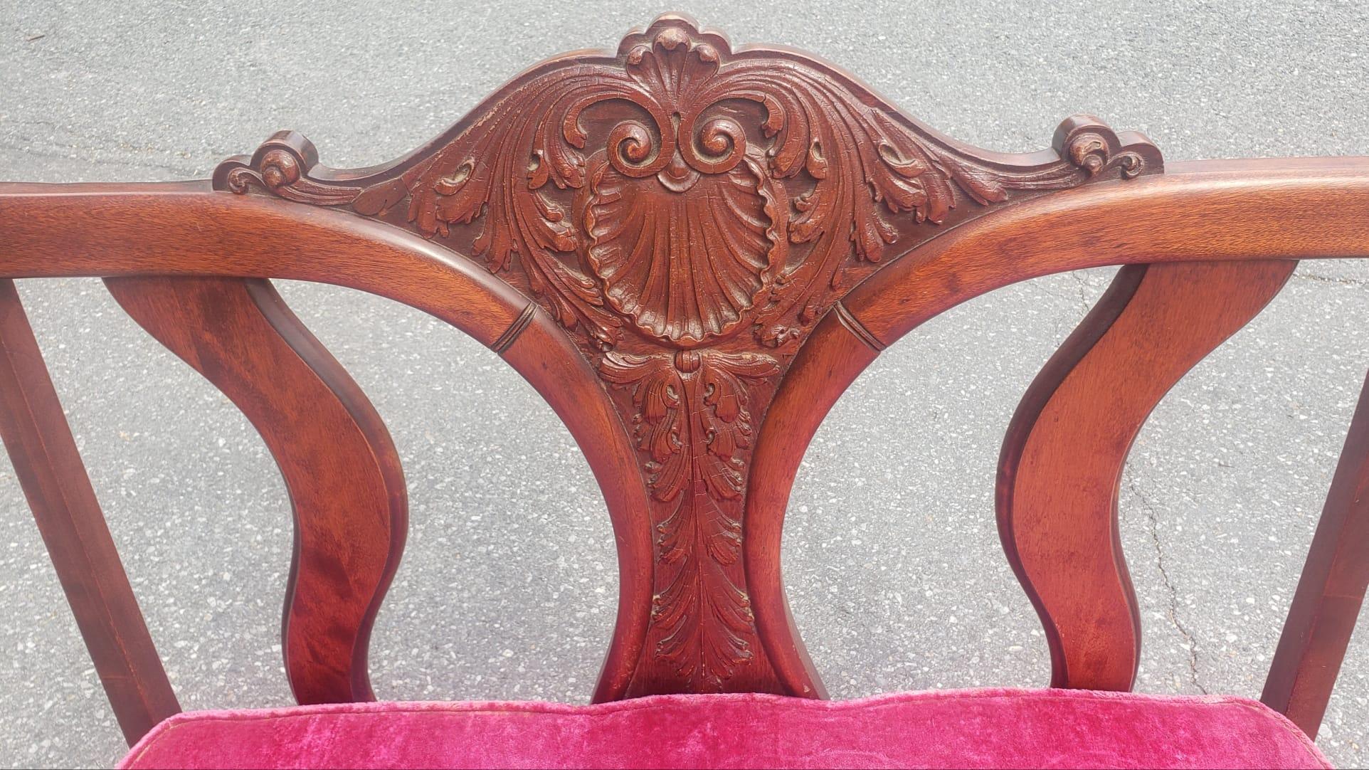 Early 20th Century Victorian Style Carved Mahogany and Upholstered Settee For Sale 1