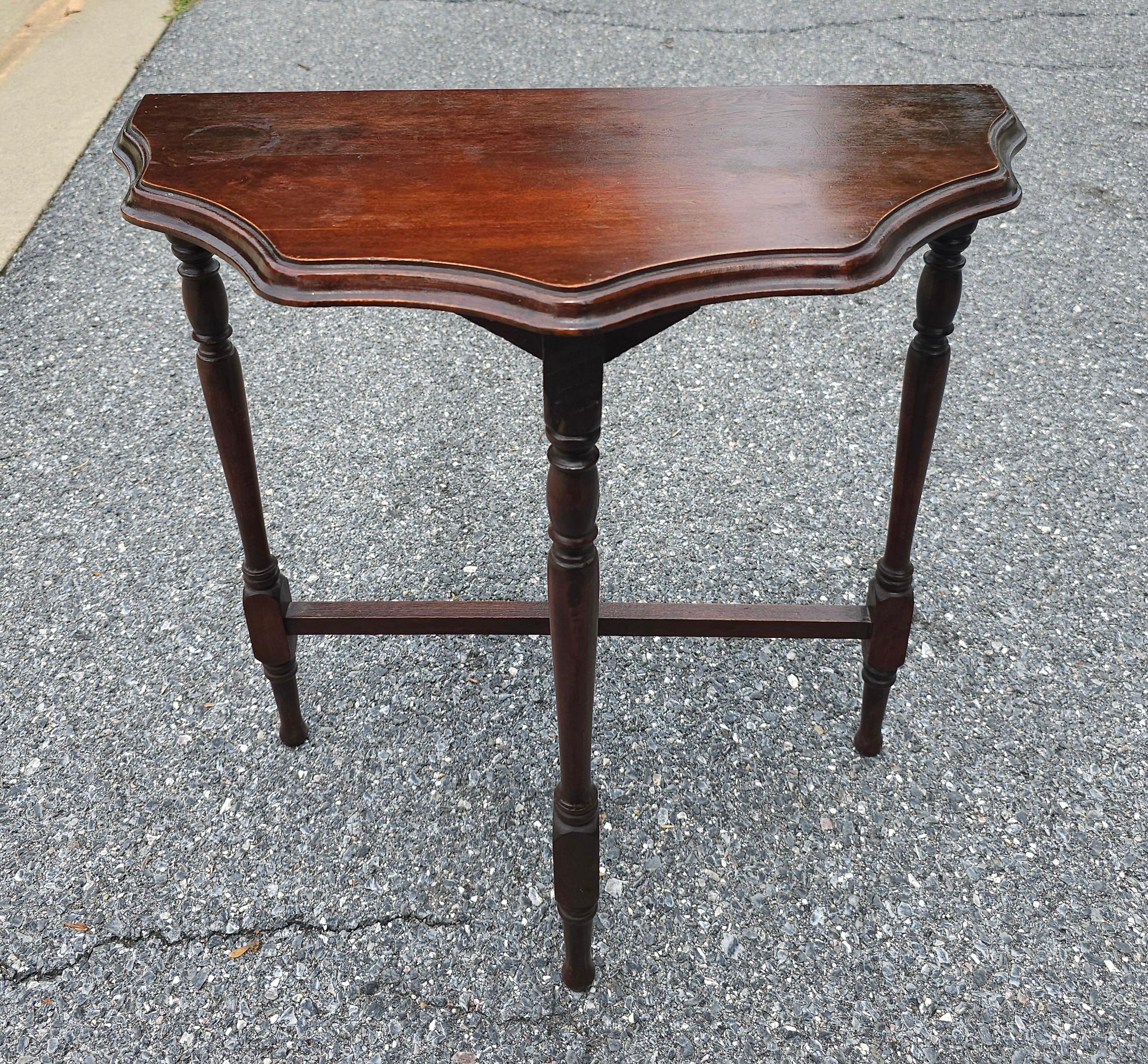 20ième siècle Console / Table d'appoint Magohany de style victorien du début du 20e siècle en vente