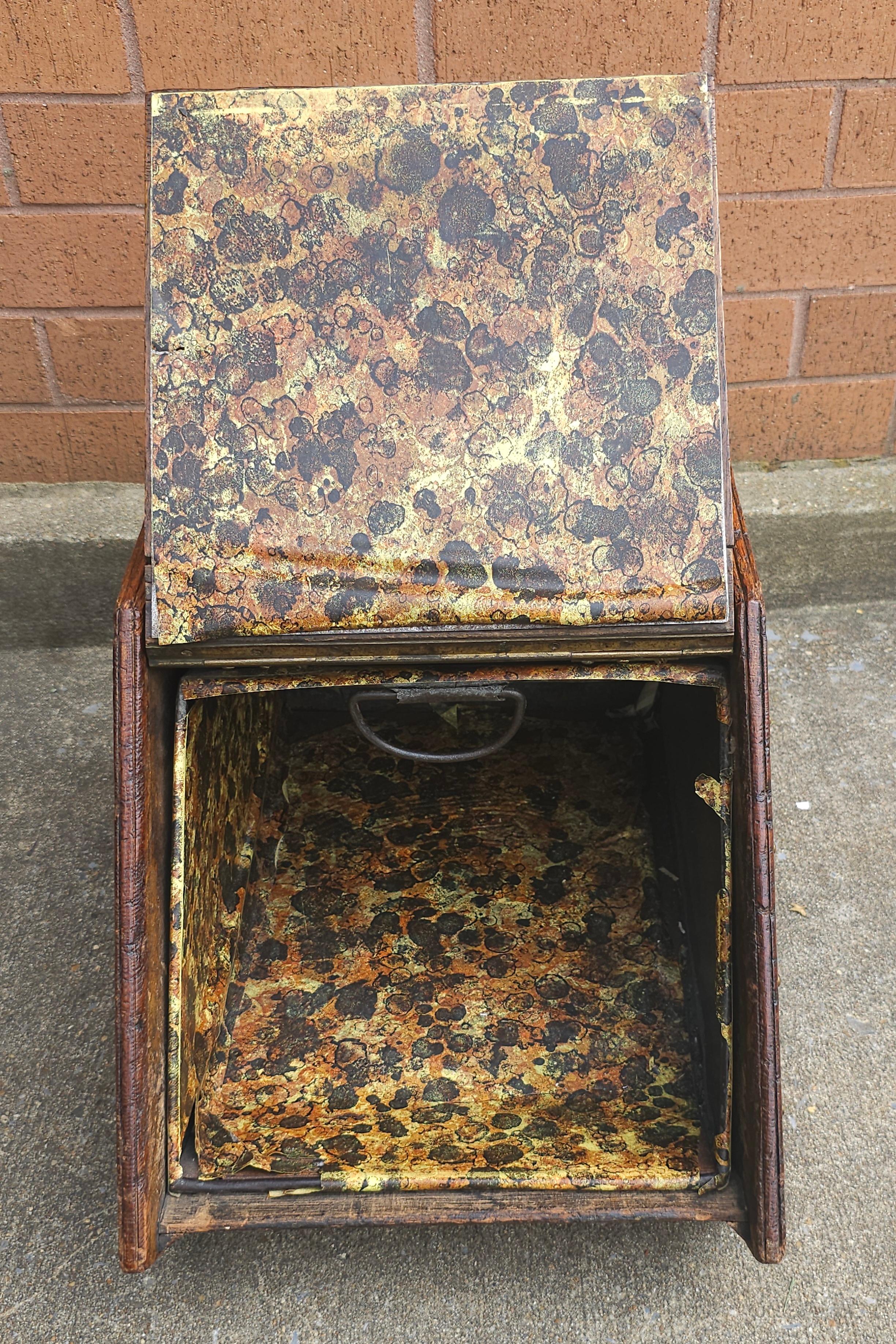 Early 20th Century Victorian Style Oak and Brass Coal Scuttle For Sale 1