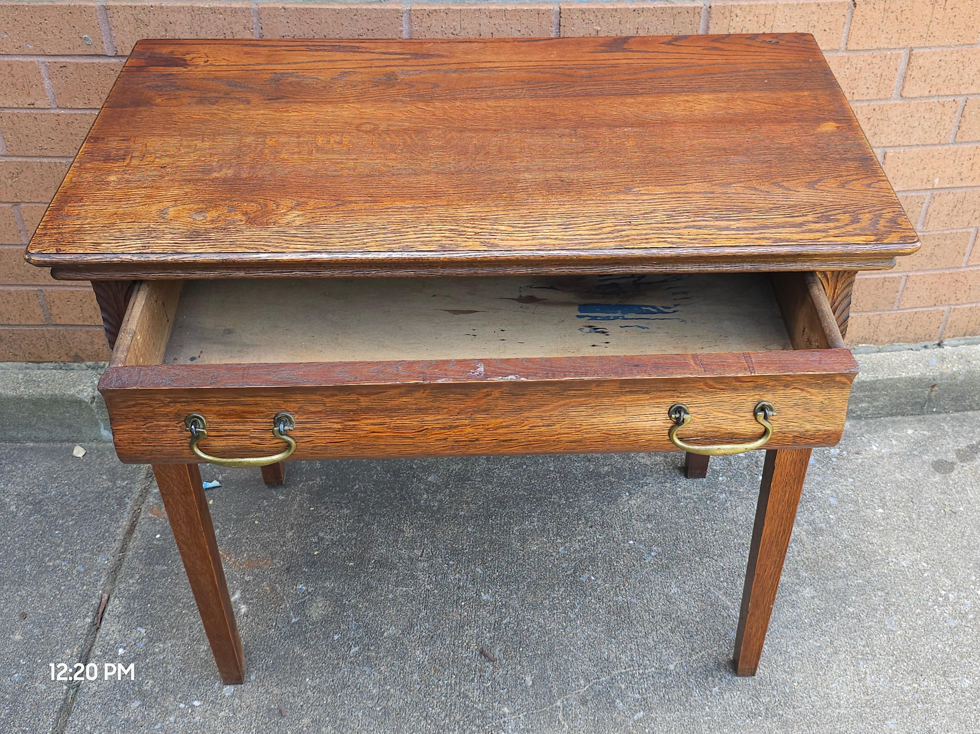American Early 20th Century Victorian Style Oak Dressing Table Console Table For Sale