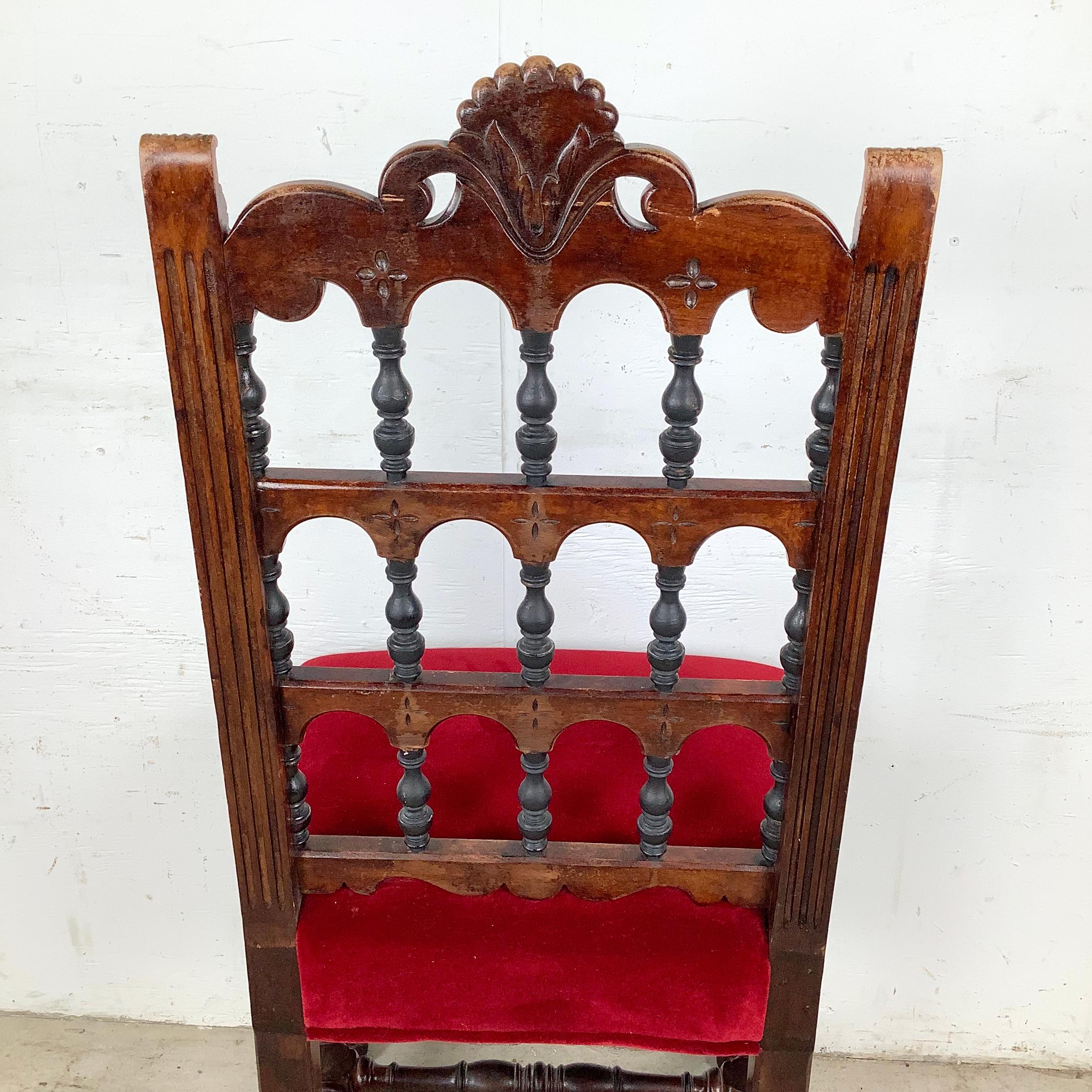 Sedia laterale vittoriana in noce dei primi del Novecento con rivestimento in velluto rosso in vendita 5