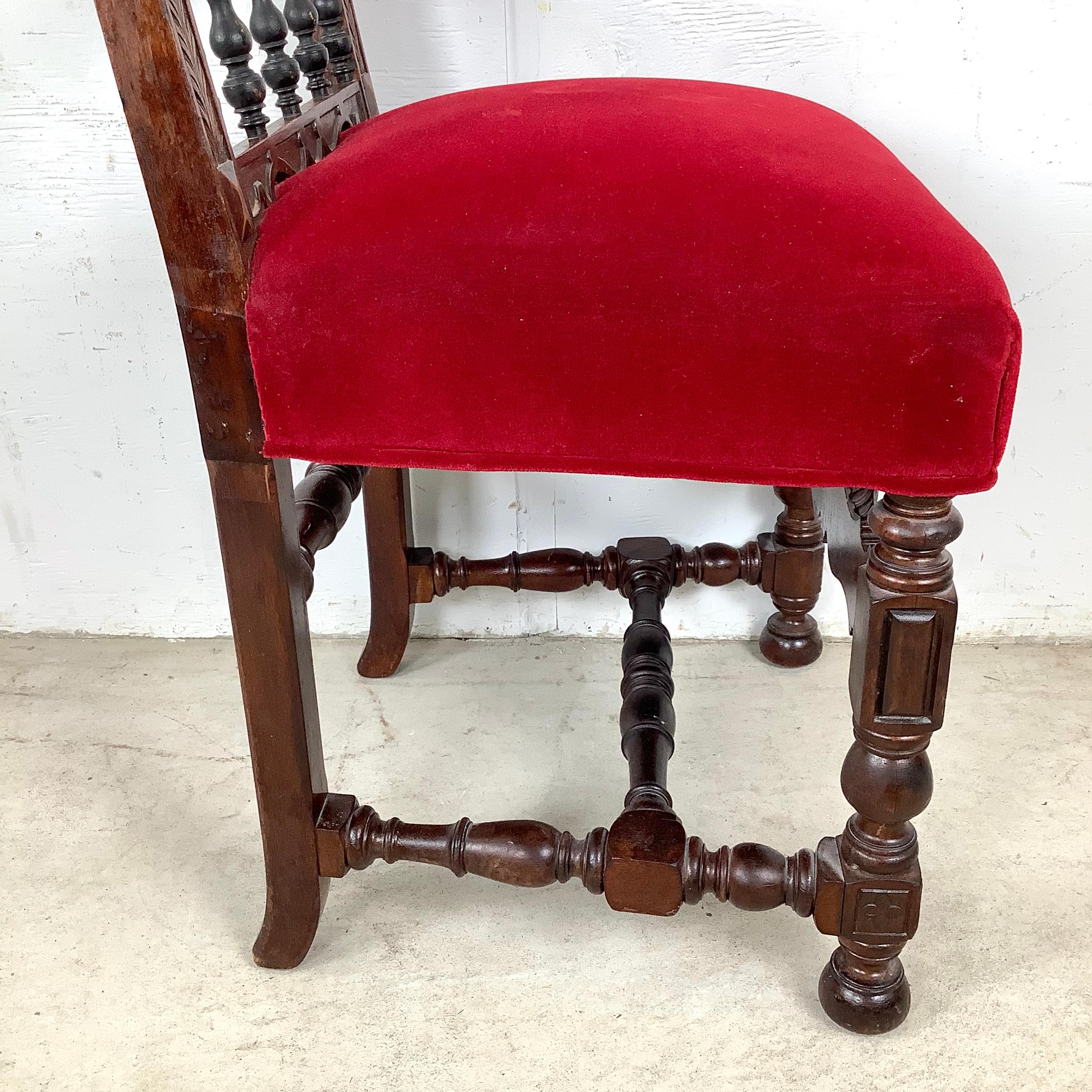 Sedia laterale vittoriana in noce dei primi del Novecento con rivestimento in velluto rosso in vendita 10