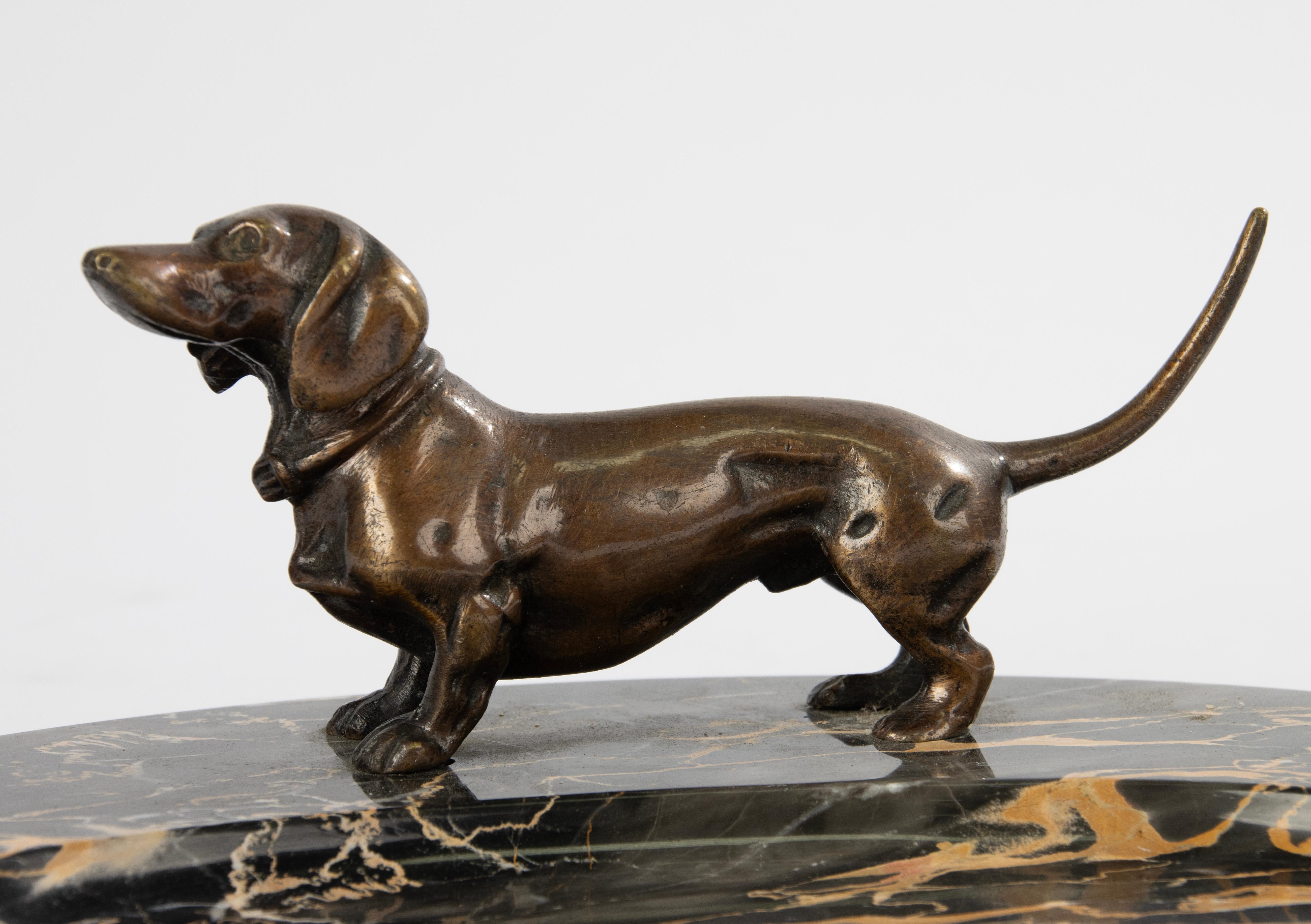 Early 20th Century Vide-Poche - Bronze Dachshund on Marble Base  For Sale 3