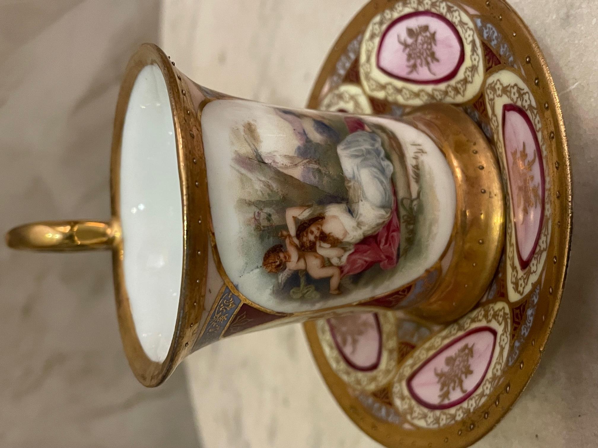 Early 20th Century Vienna Porcelain Set of Tea Cups, 1900s For Sale 1