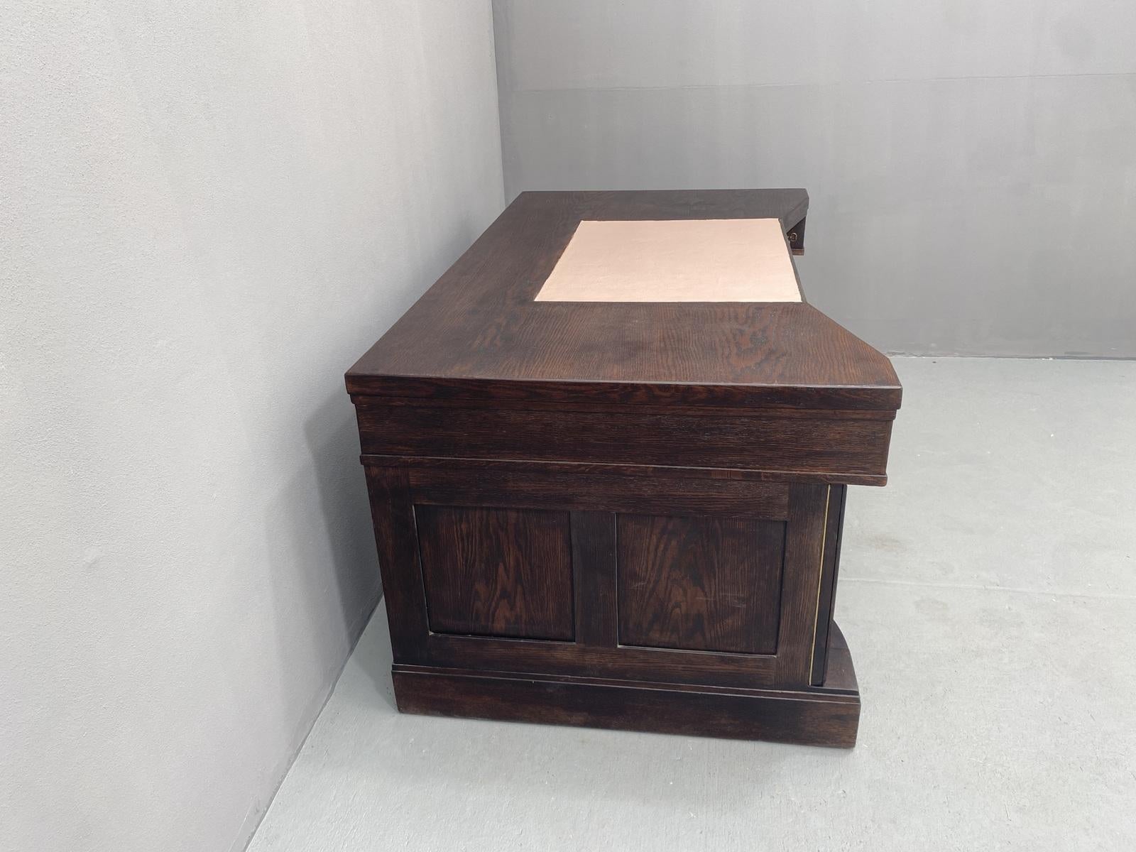 Pelle Scrivania in rovere della Secessione Viennese dei primi del Novecento in vendita