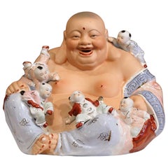 Sculpture vietnamienne du début du 20e siècle en porcelaine peinte à la main "Happy Buddha"