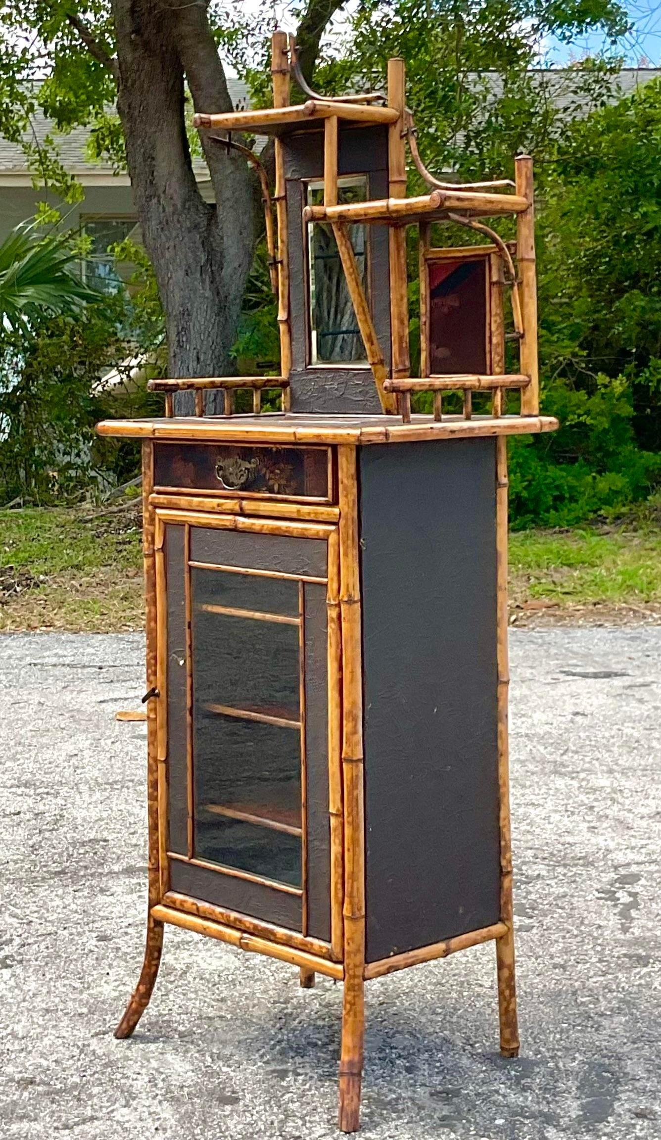 XX secolo Armadietto in bambù bruciato boho dei primi del Novecento in vendita