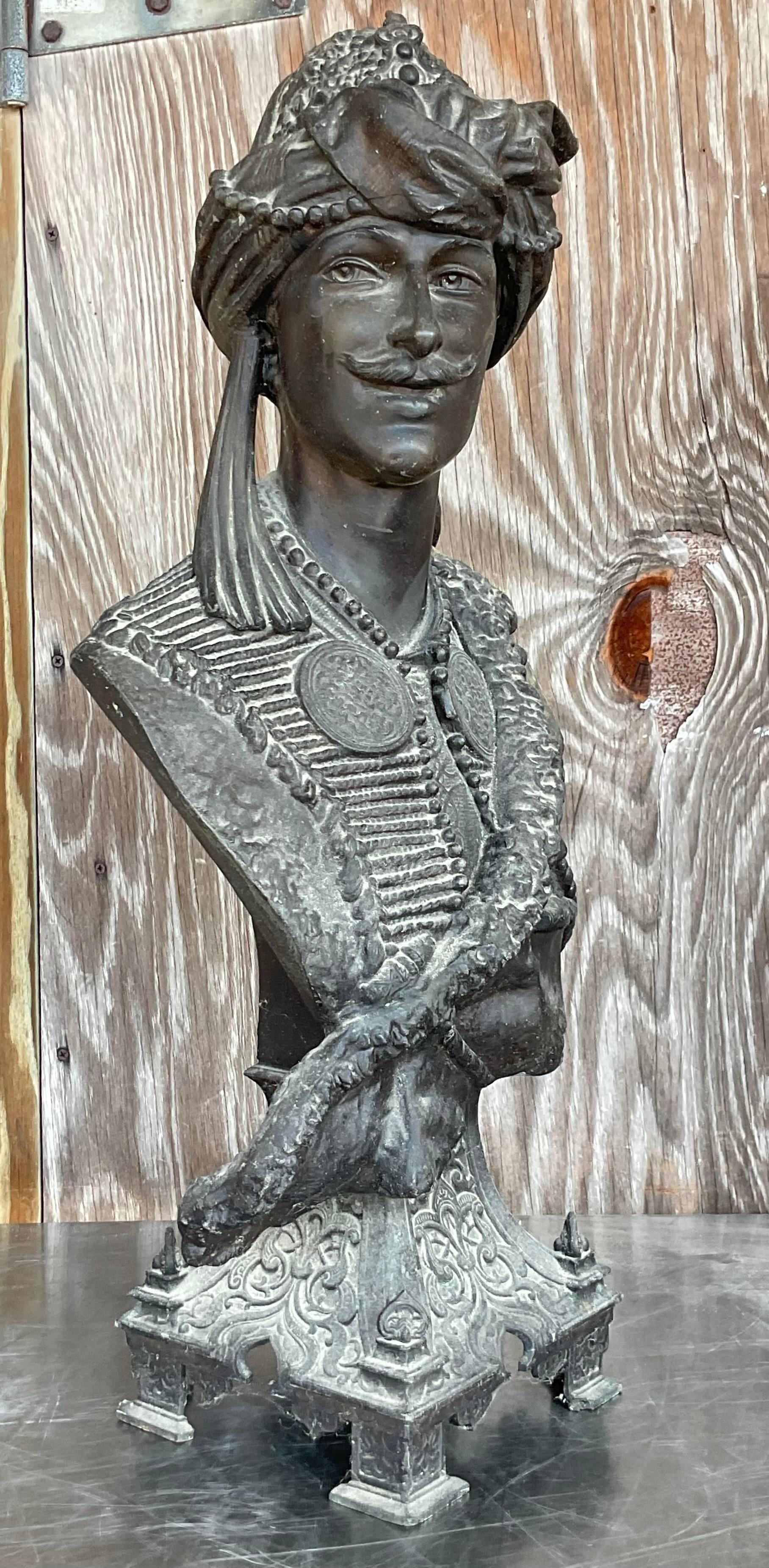 Mauresque Buste d'homme maure en métal patiné Boho du début du 20e siècle en vente