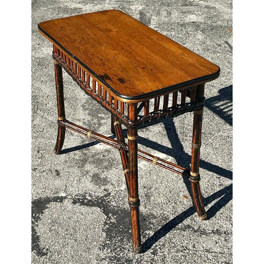 Early 20th Century Vintage Coastal Karpen Rattan Side Table en vente 4