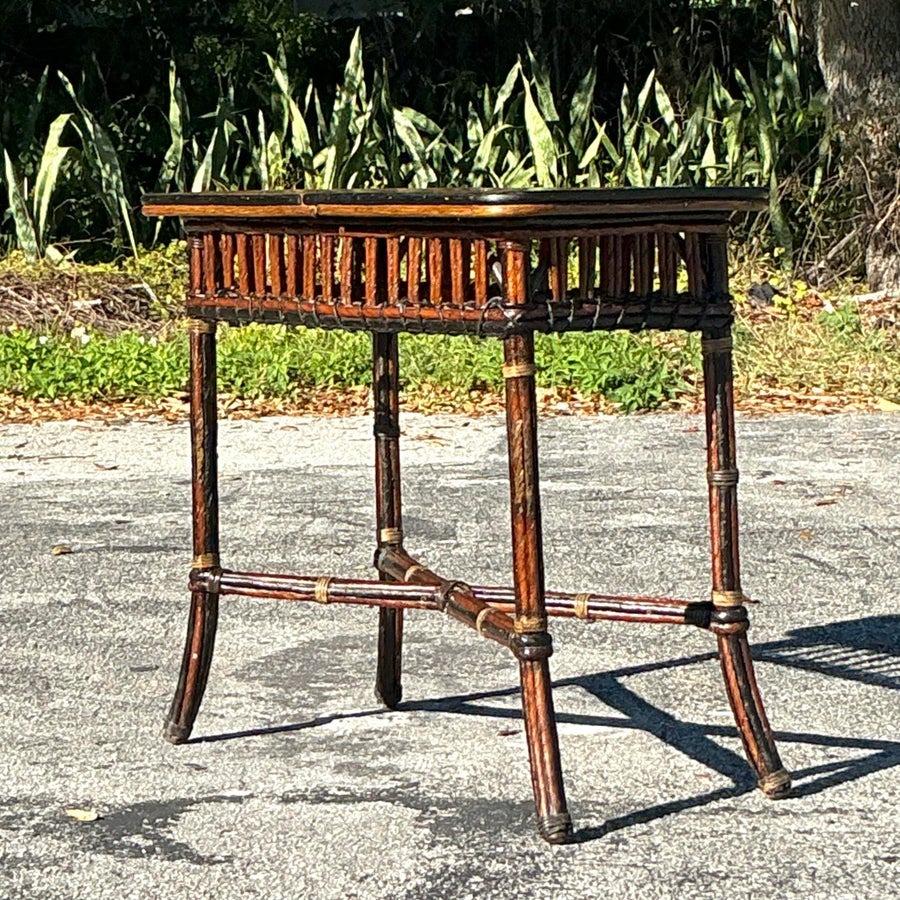 Early 20th Century Vintage Coastal Karpen Rattan Side Table en vente 1