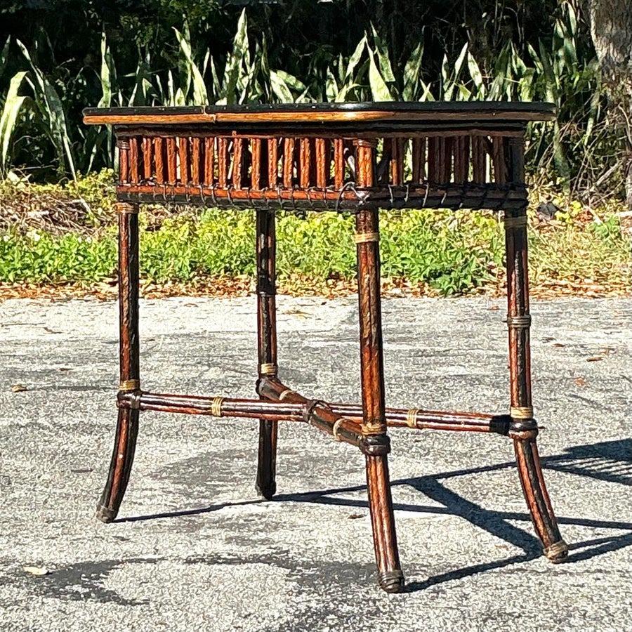 Early 20th Century Vintage Coastal Karpen Rattan Side Table en vente 2