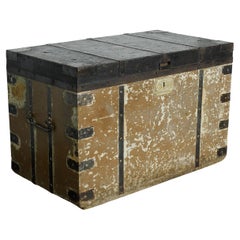 Early 20th Century Vintage European J. Cleve & Sons Portsmouth Trunk