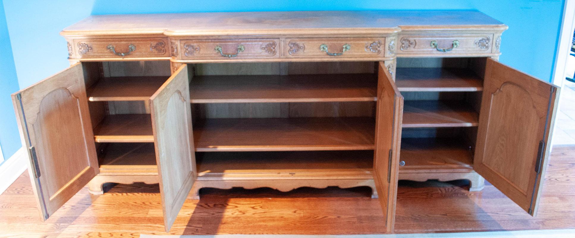 Early 20th Century Vintage French Console in Solid Oak For Sale 3