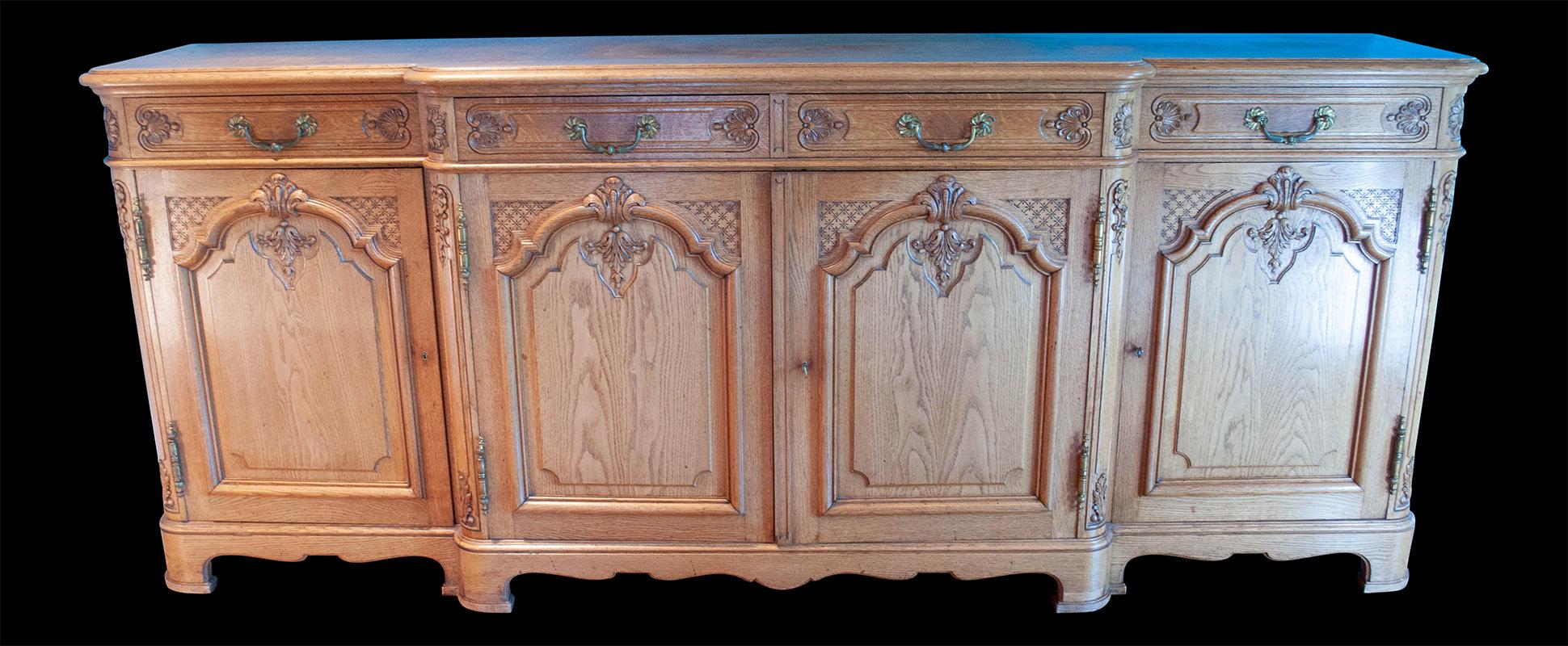 Early 20th Century Vintage French Console in Solid Oak For Sale 6