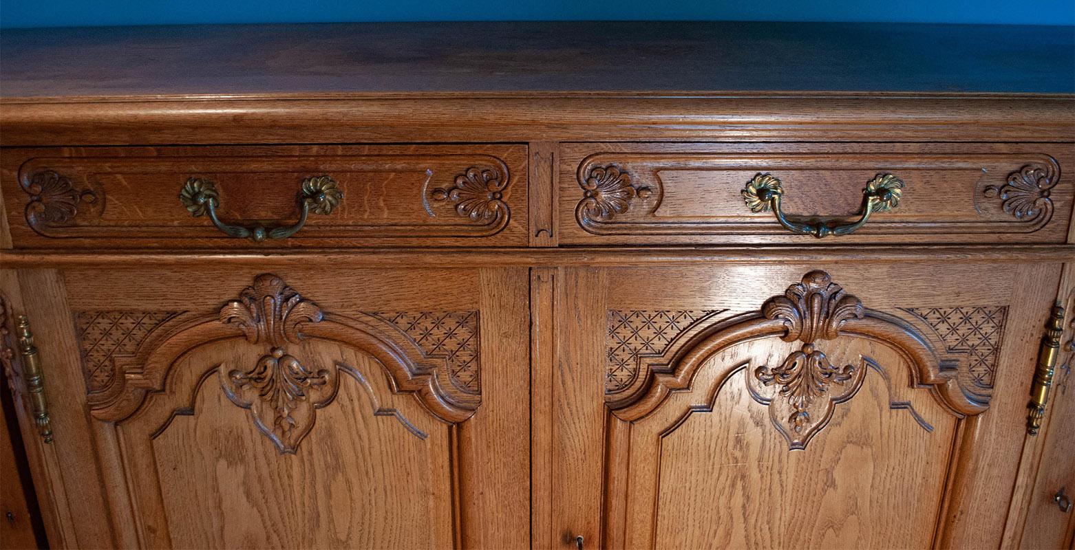 Carved Early 20th Century Vintage French Console in Solid Oak For Sale