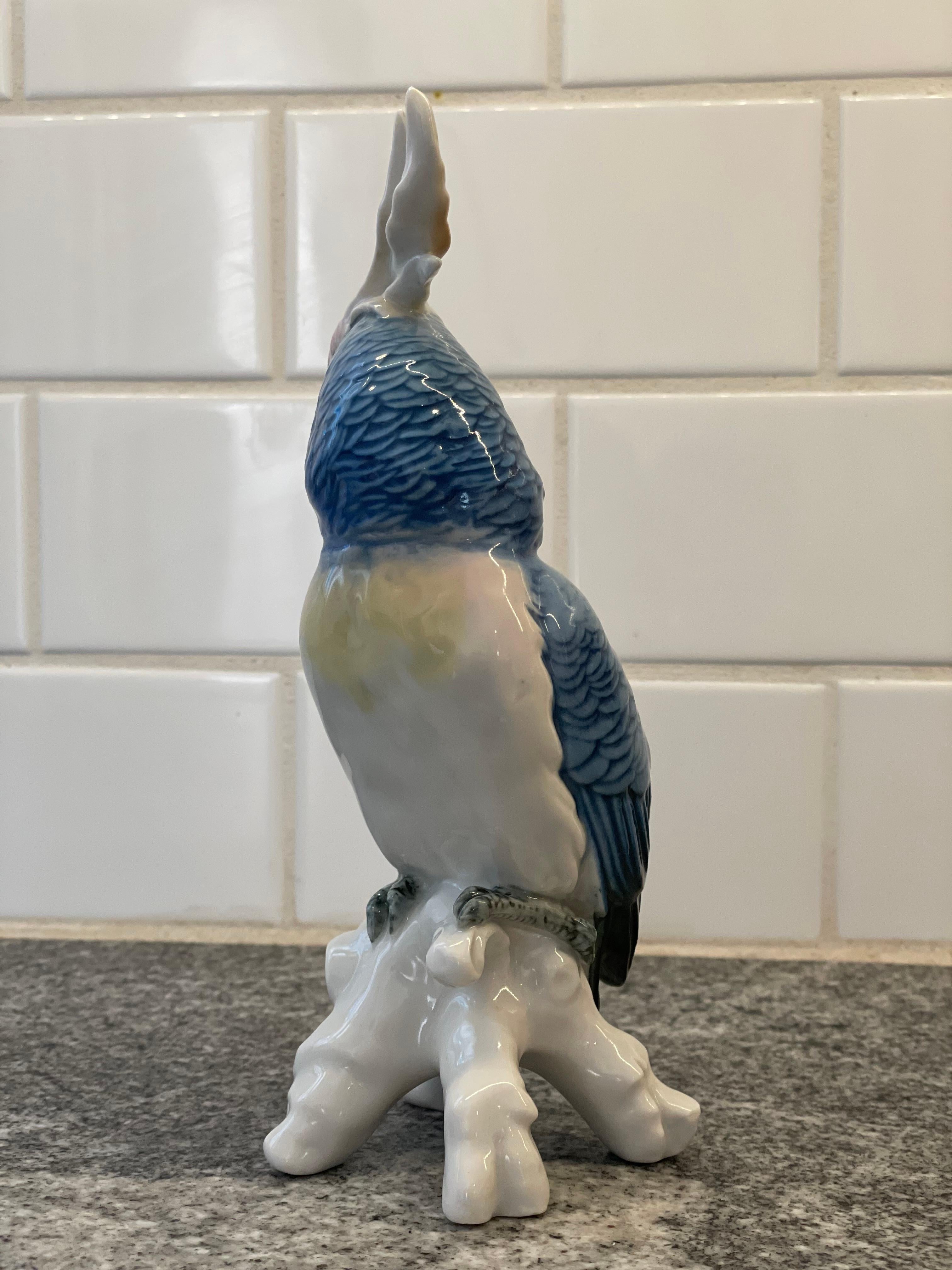 Early 20th Century Vintage German Porcelain Cockatoo Karl Ens In Good Condition For Sale In W Allenhurst, NJ