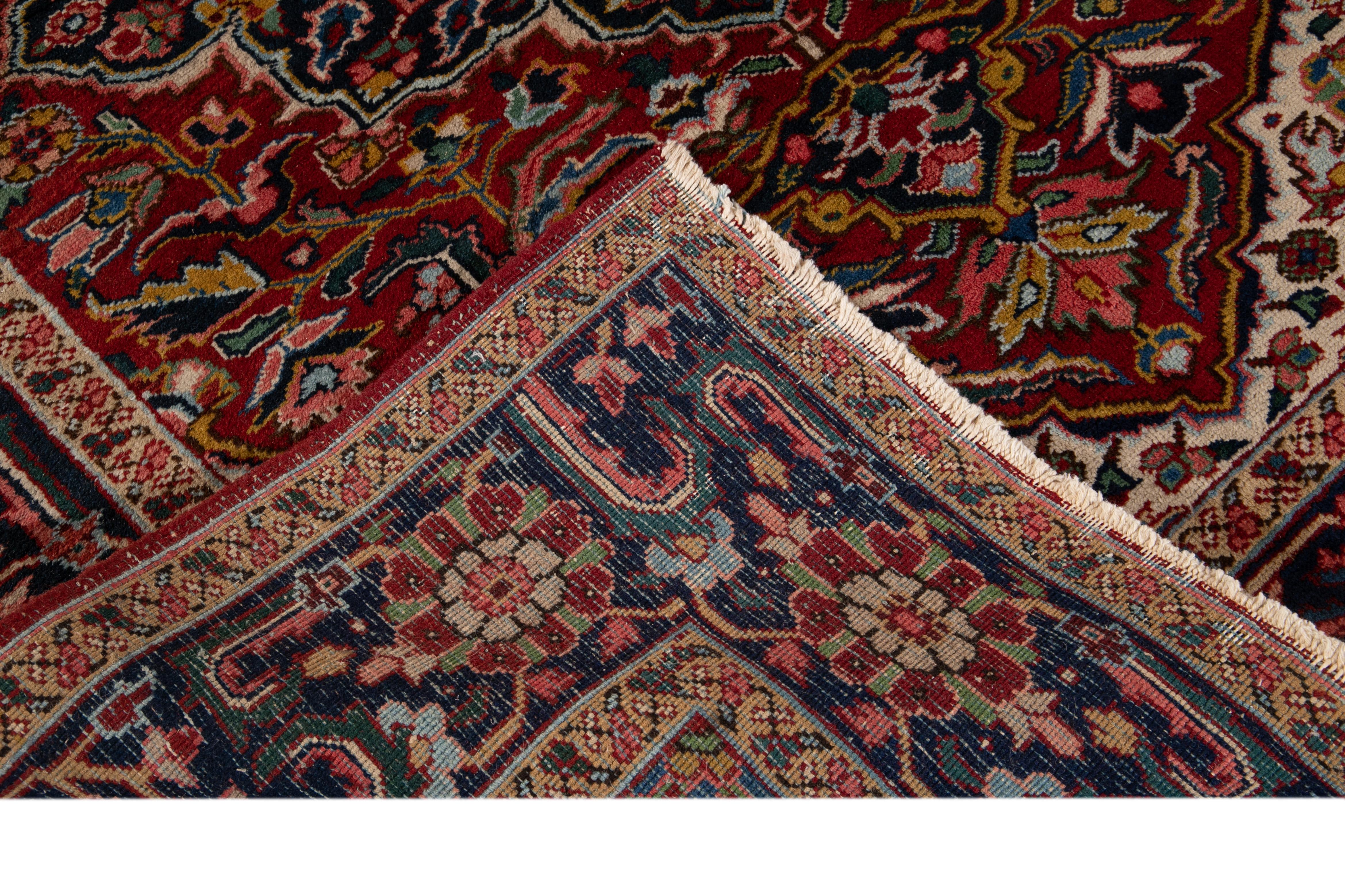 Early 20th Century Vintage Heriz Wool Rug In Good Condition For Sale In Norwalk, CT