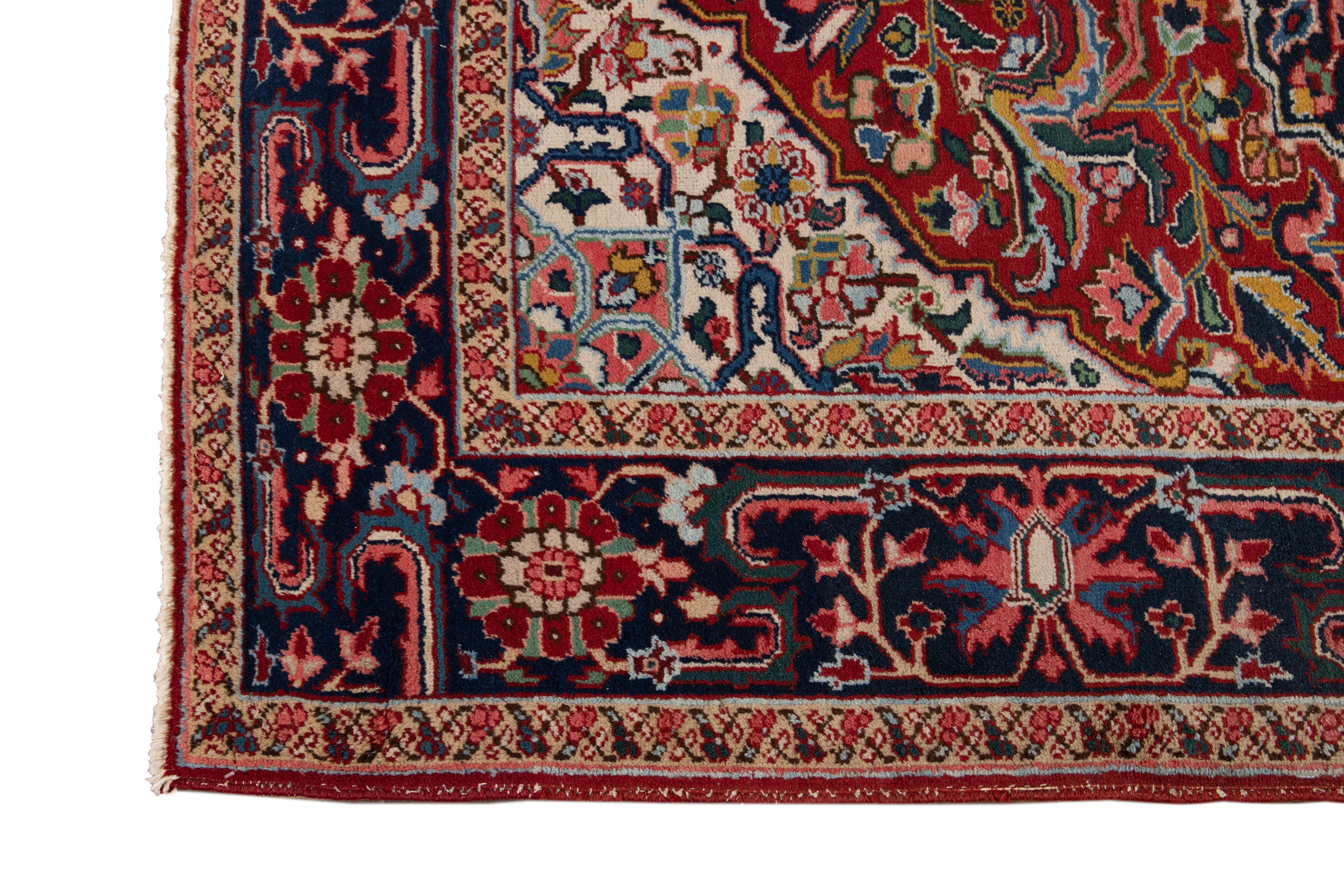 Early 20th Century Vintage Heriz Wool Rug For Sale 3