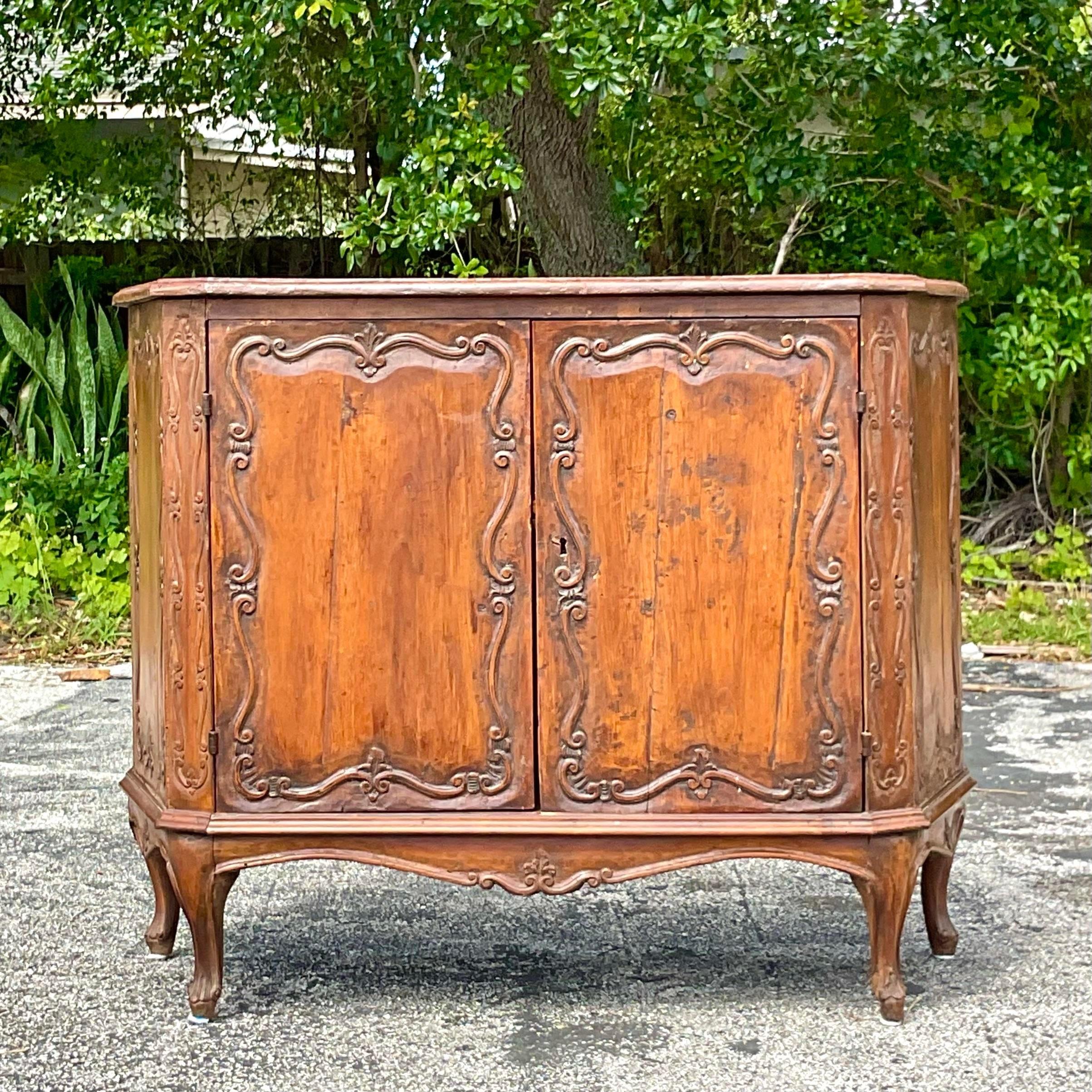Early 20th Century Vintage Italian Carved Console Cabinet In Good Condition For Sale In west palm beach, FL