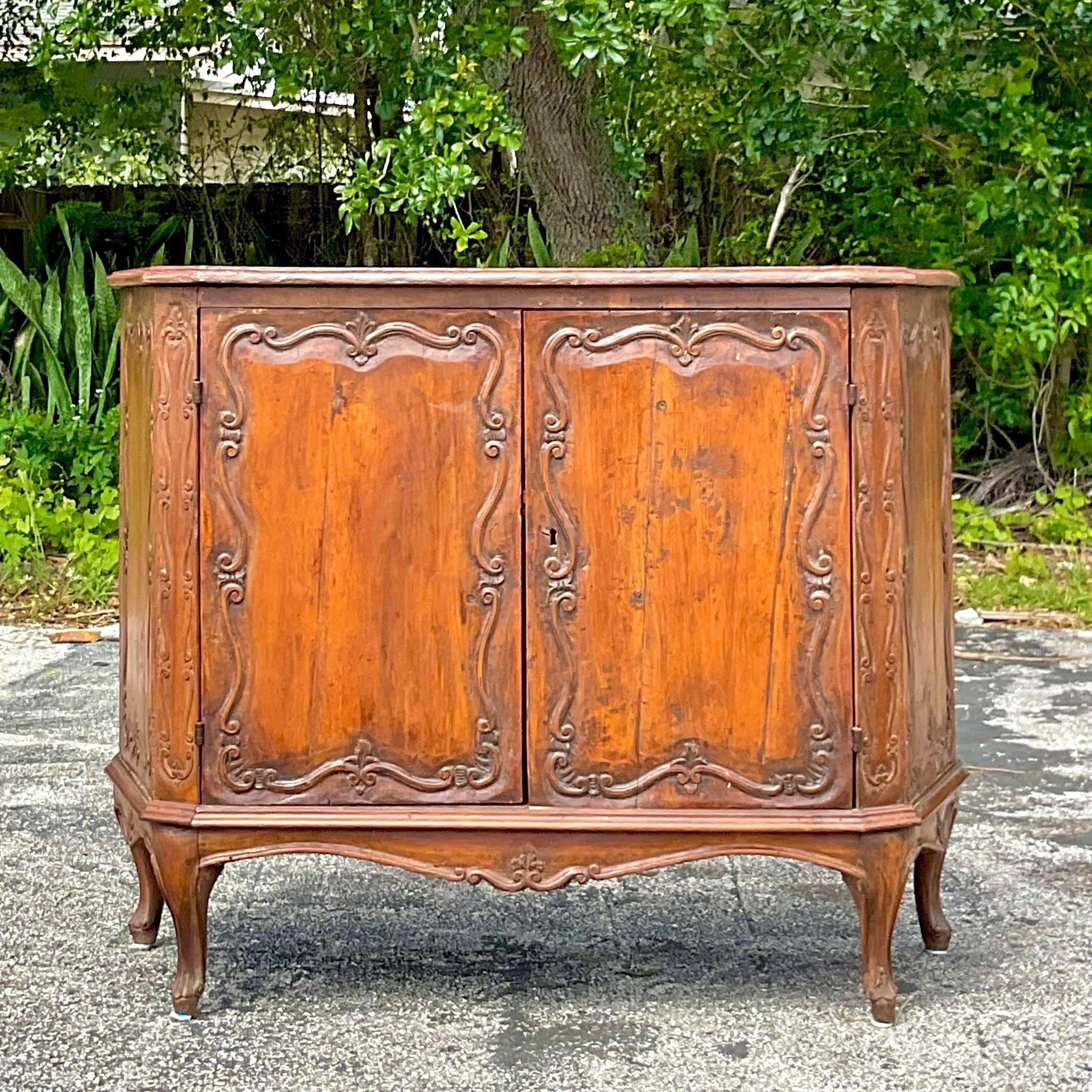 Early 20th Century Vintage Italian Carved Console Cabinet For Sale 2