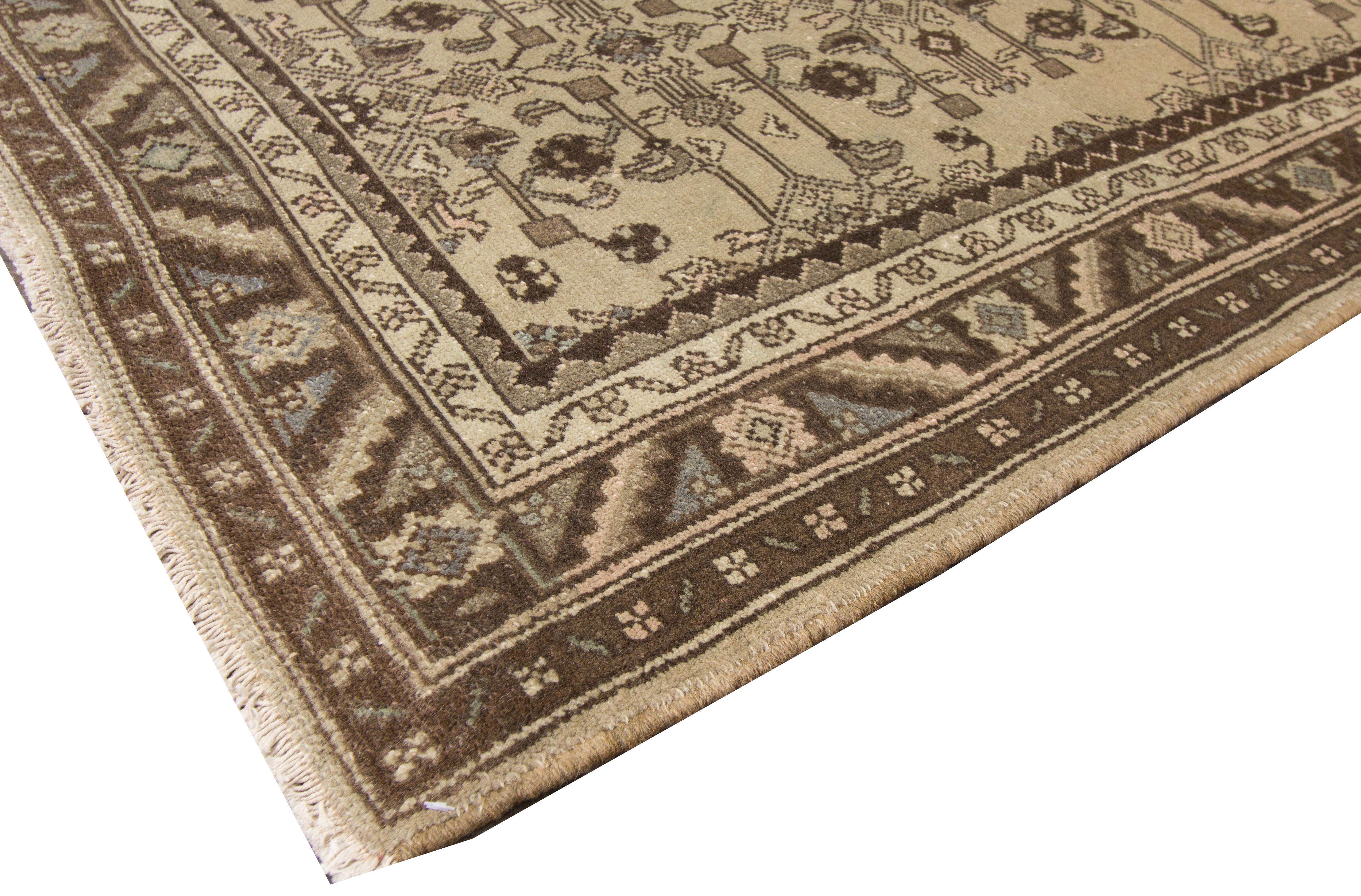 Early 20th Century Vintage Malayer Runner Rug In Good Condition For Sale In Norwalk, CT